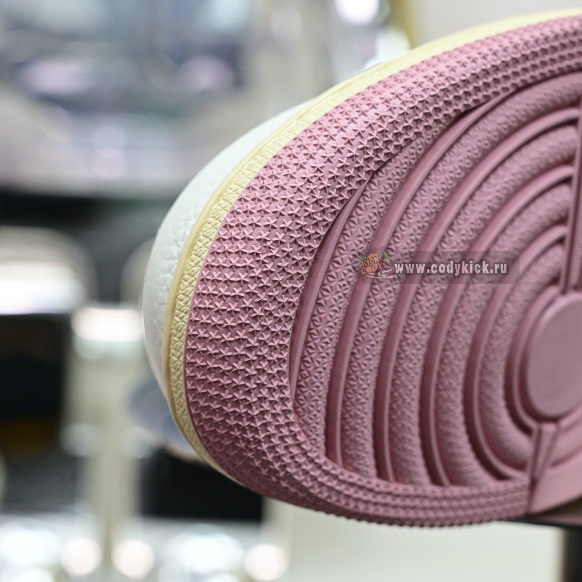 Travis Scott x Air Jordan 1   Low DM7866-100