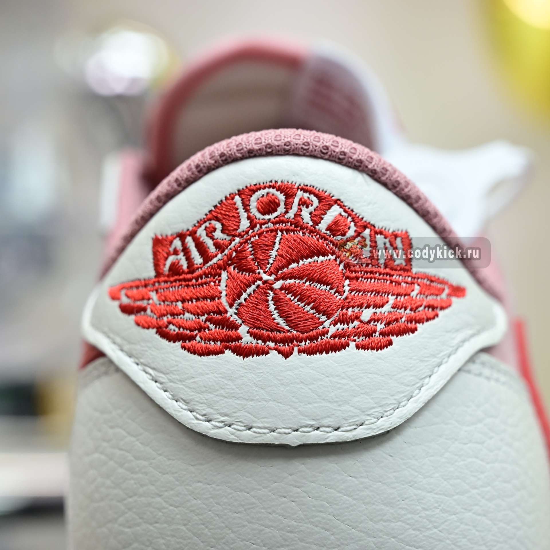 Travis Scott x Air Jordan 1   Low DM7866-100