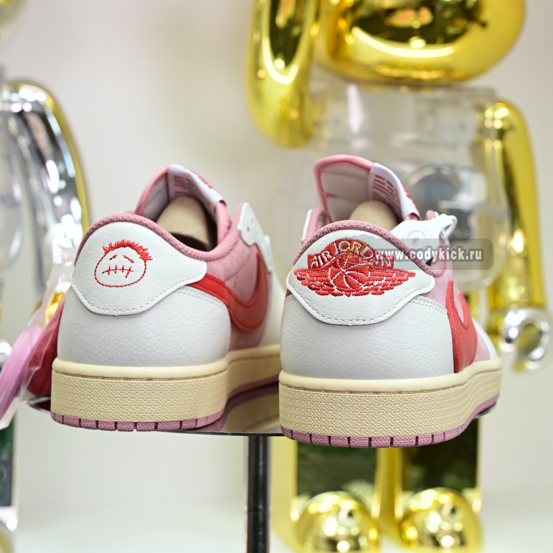 Travis Scott x Air Jordan 1   Low DM7866-100