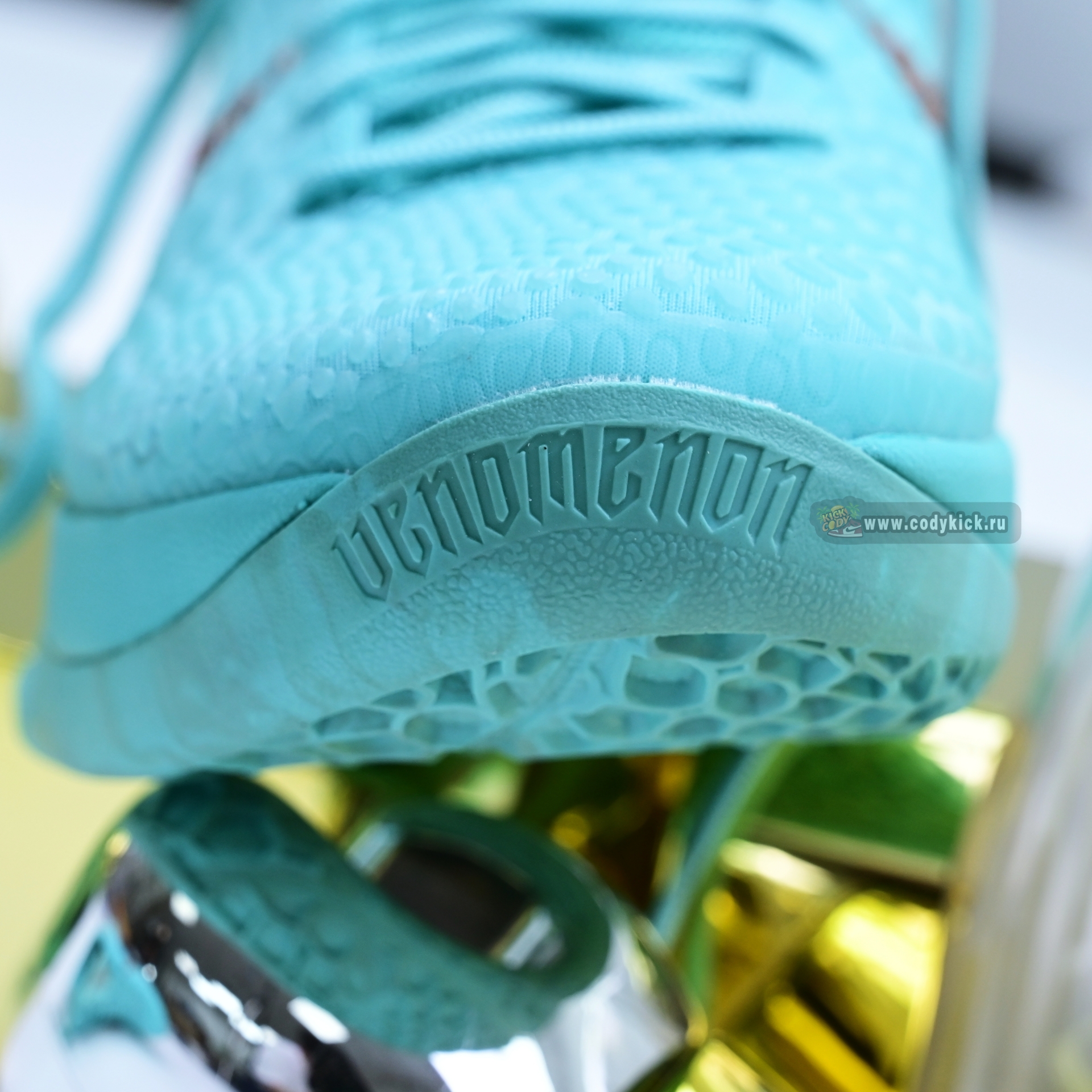 Jalen Brunson x Nike Zoom Kobe 6 Protro Statue of Liberty PE  IQ5774-300