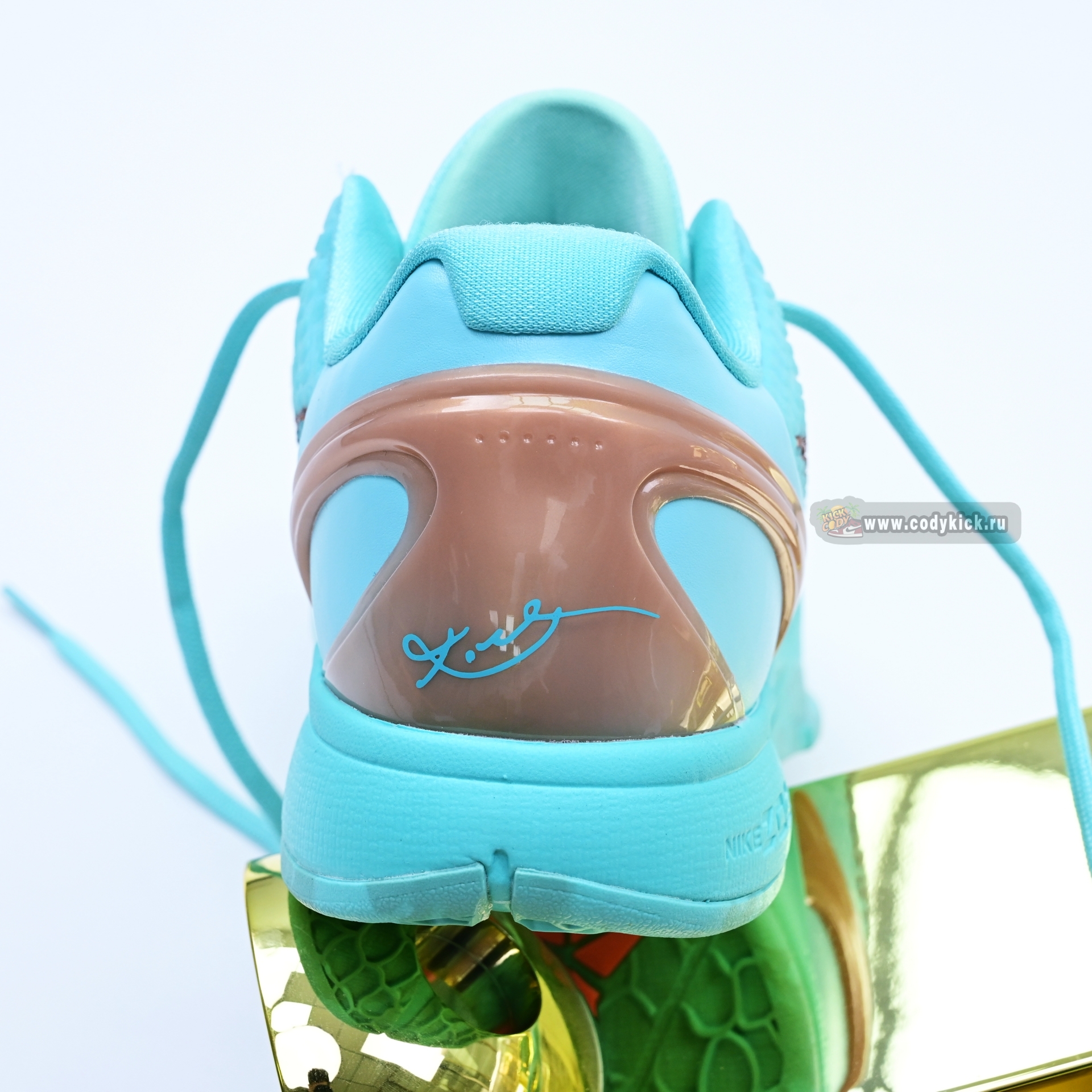 Jalen Brunson x Nike Zoom Kobe 6 Protro Statue of Liberty PE  IQ5774-300