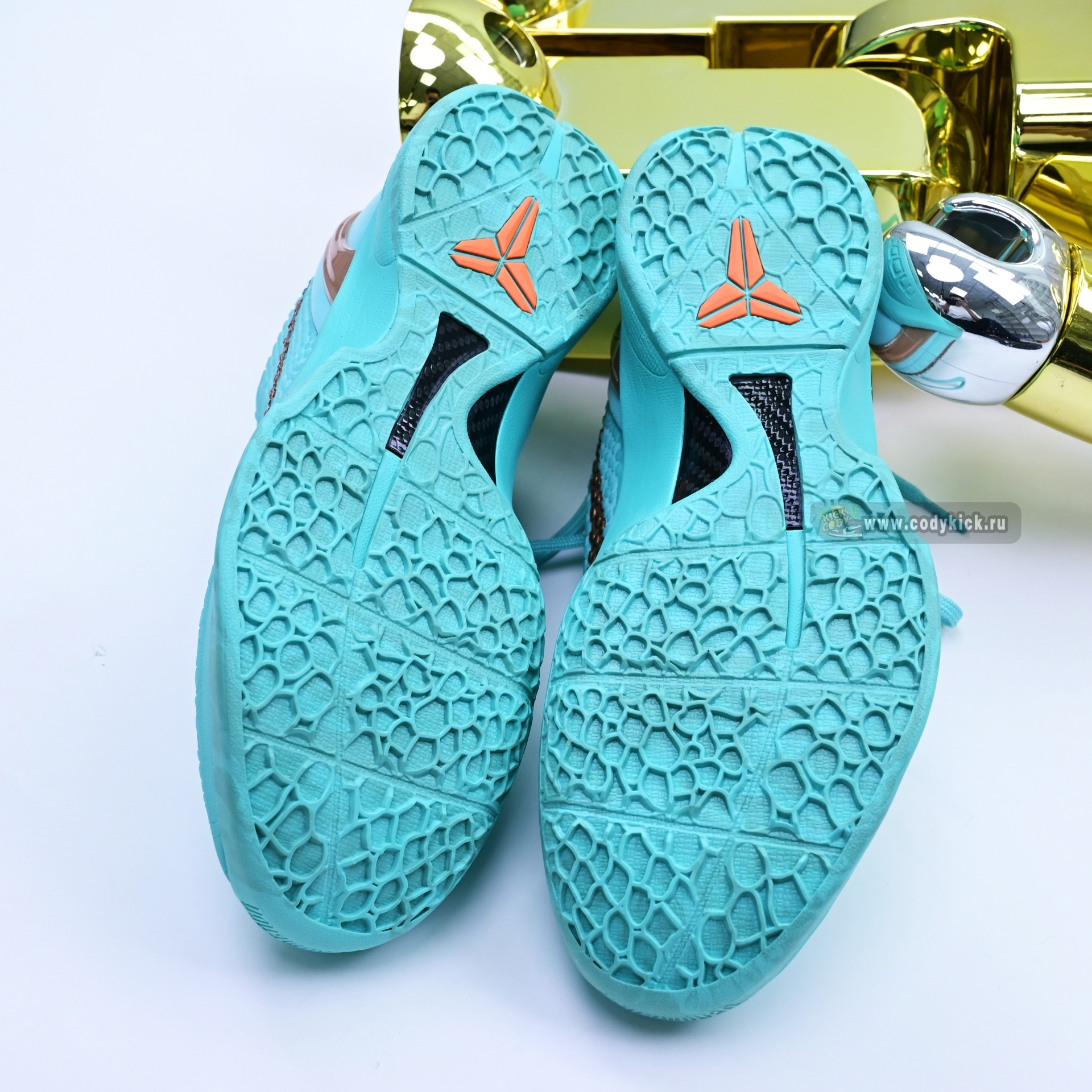 Jalen Brunson x Nike Zoom Kobe 6 Protro Statue of Liberty PE  IQ5774-300