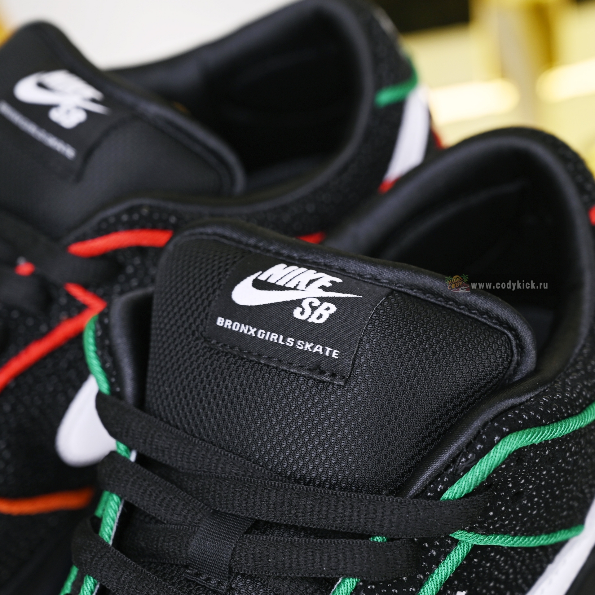 Bronx Girls Skate x Nike Dunk SB Low Pro QS  HV1664-001