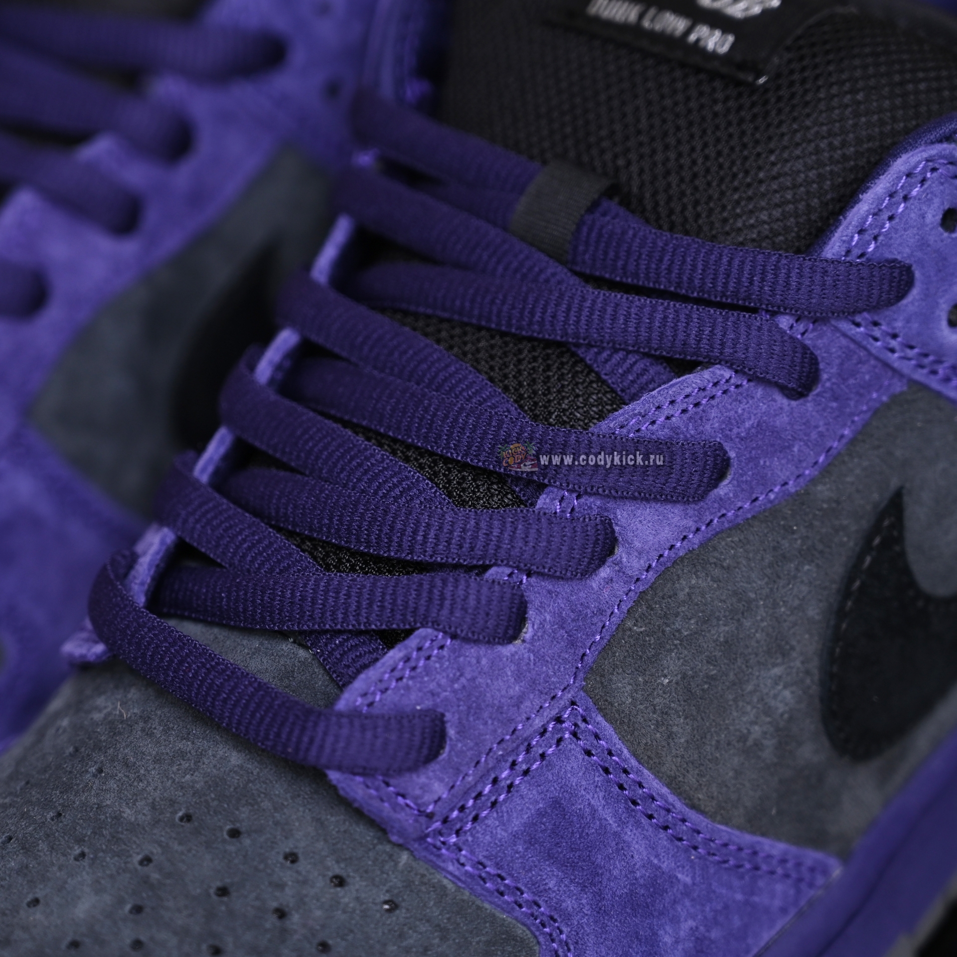 Supreme x Nike Dunk SB Dunk Low   HQ8487-500