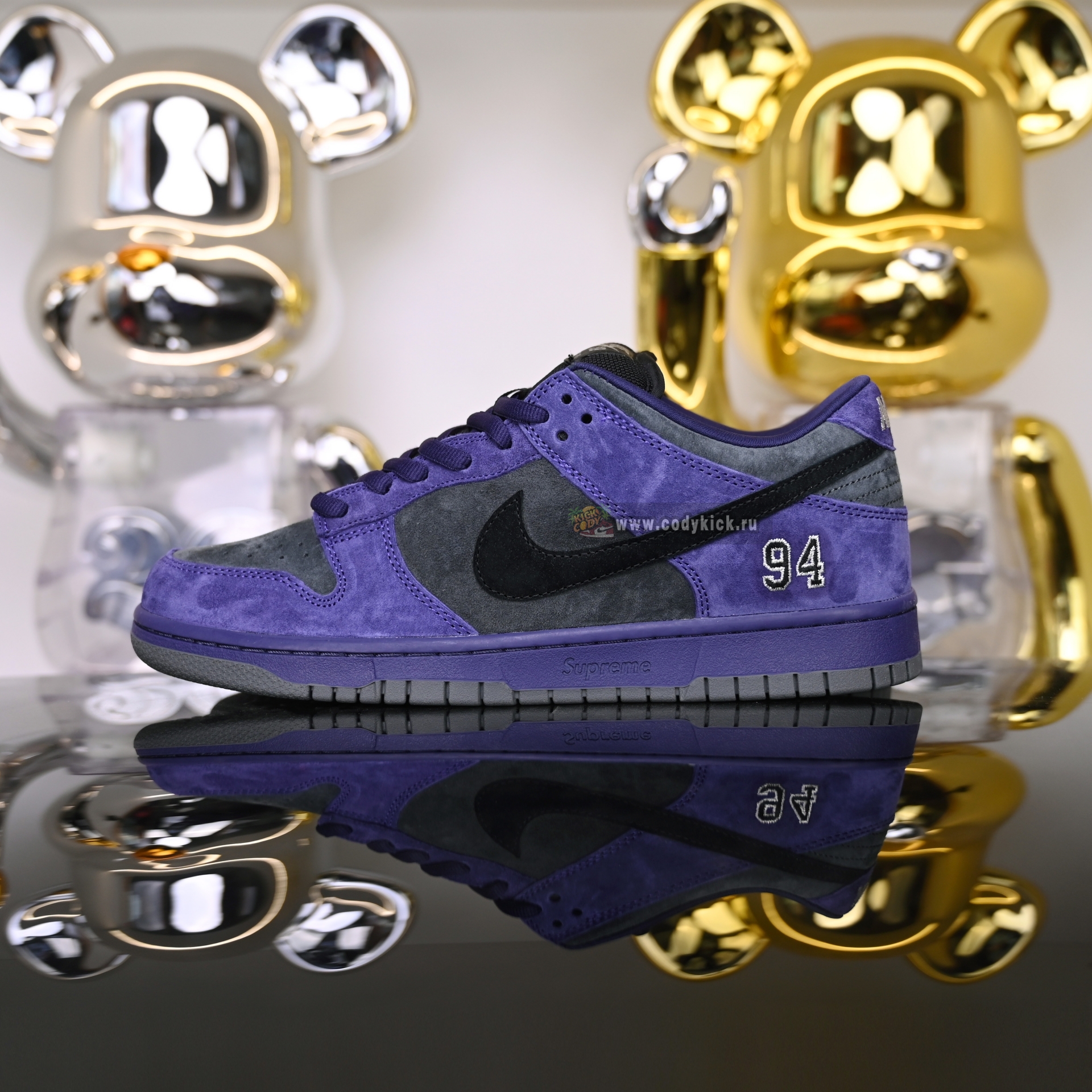 Supreme x Nike Dunk SB Dunk Low   HQ8487-500