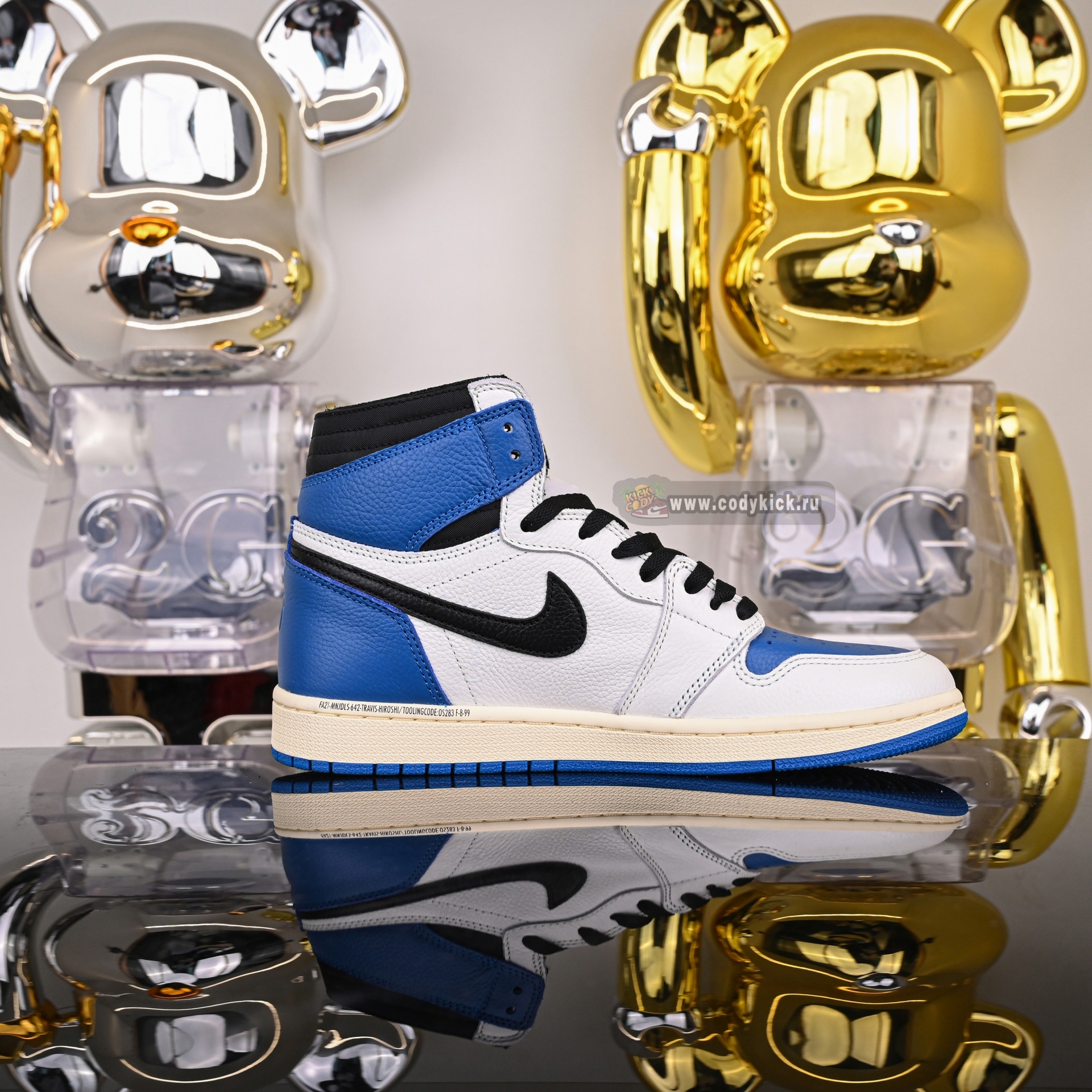 FRAGMENT DESIGN X TRAVIS SCOTT X AIR JORDAN 1 RETRO HIGH DH3277-105