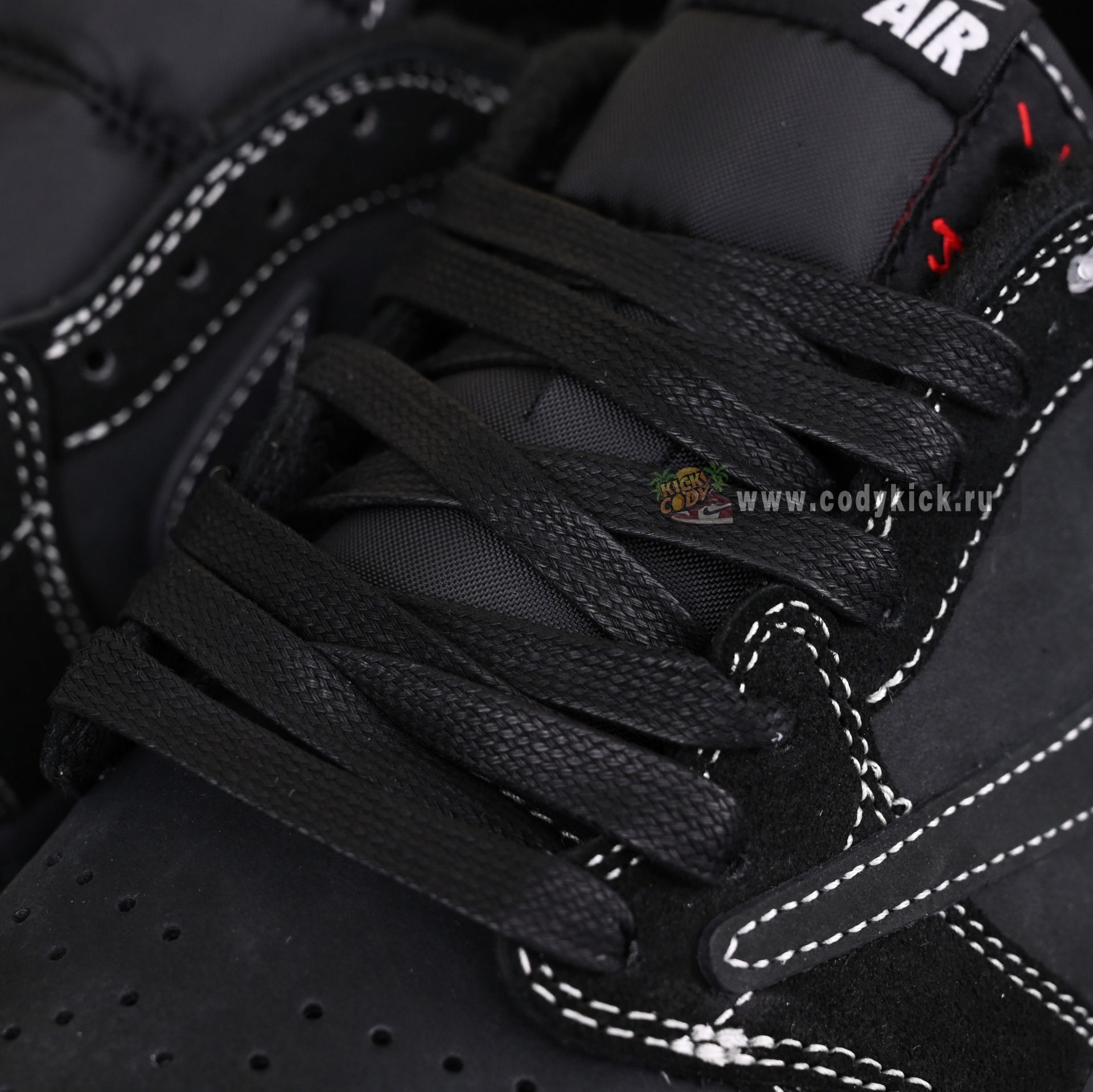 TRAVIS SCOTT X NIKE AIR JORDAN 1 LOW OG “BLACK/PHANTOM” DM7866-001