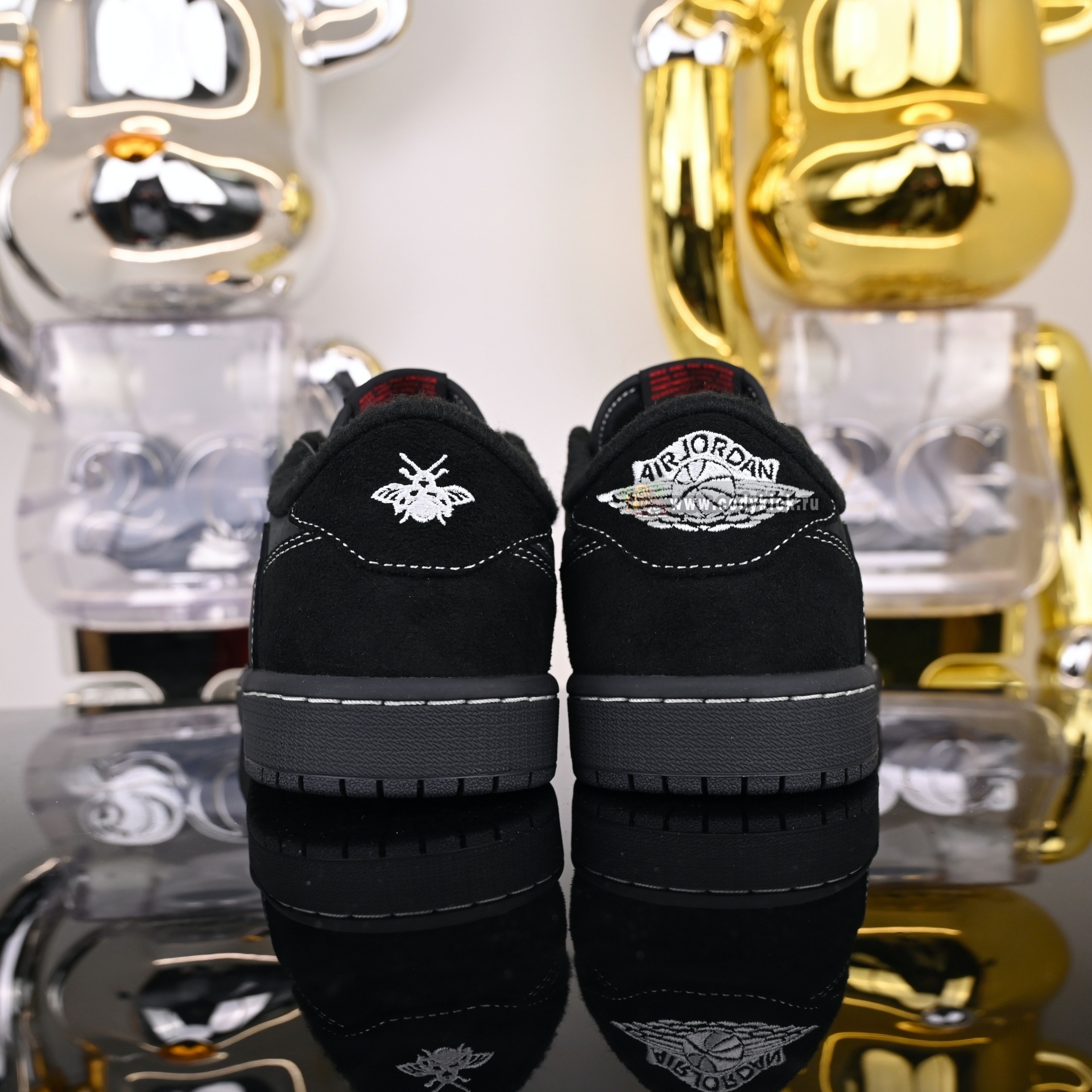 TRAVIS SCOTT X NIKE AIR JORDAN 1 LOW OG “BLACK/PHANTOM” DM7866-001