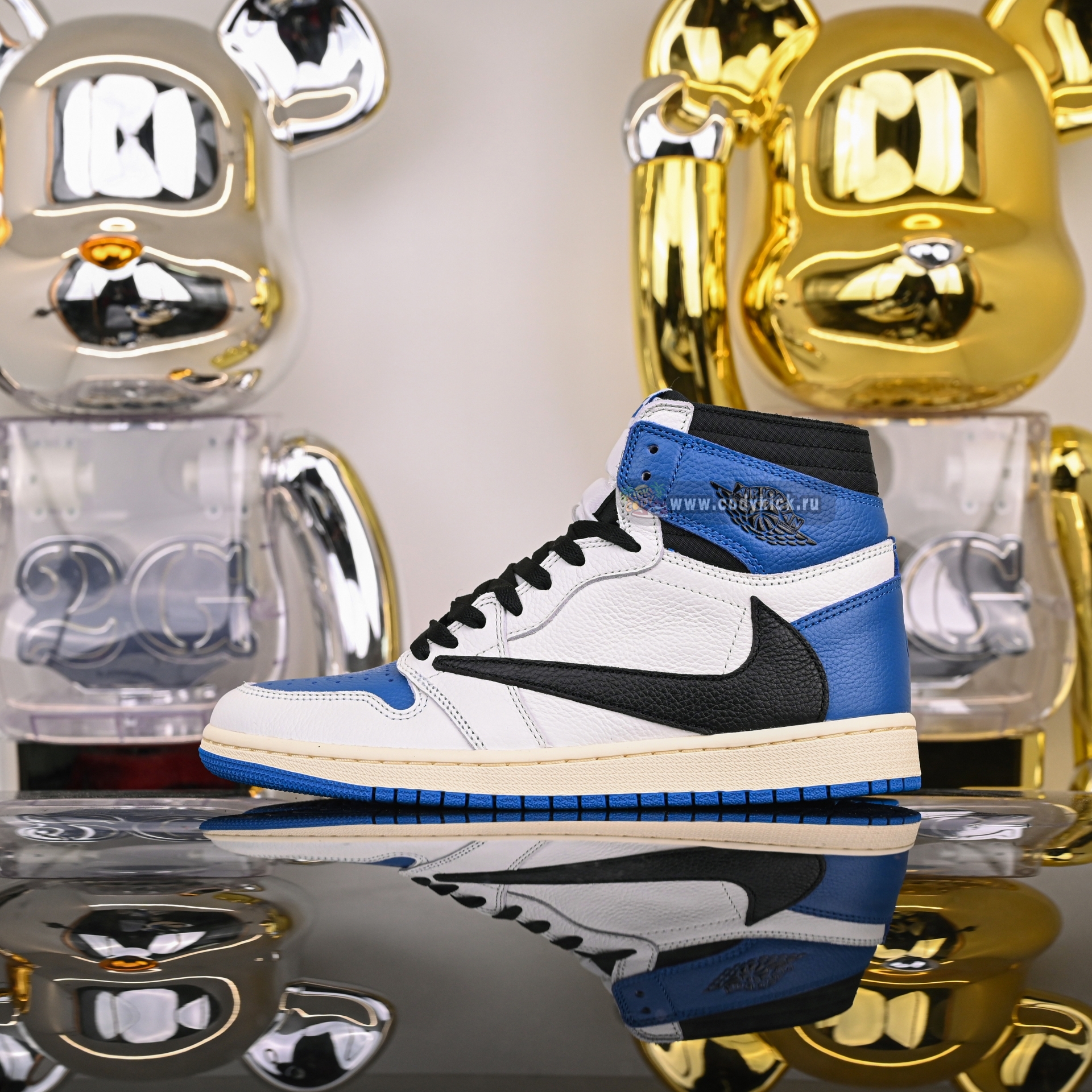 FRAGMENT DESIGN X TRAVIS SCOTT X AIR JORDAN 1 RETRO HIGH DH3277-105