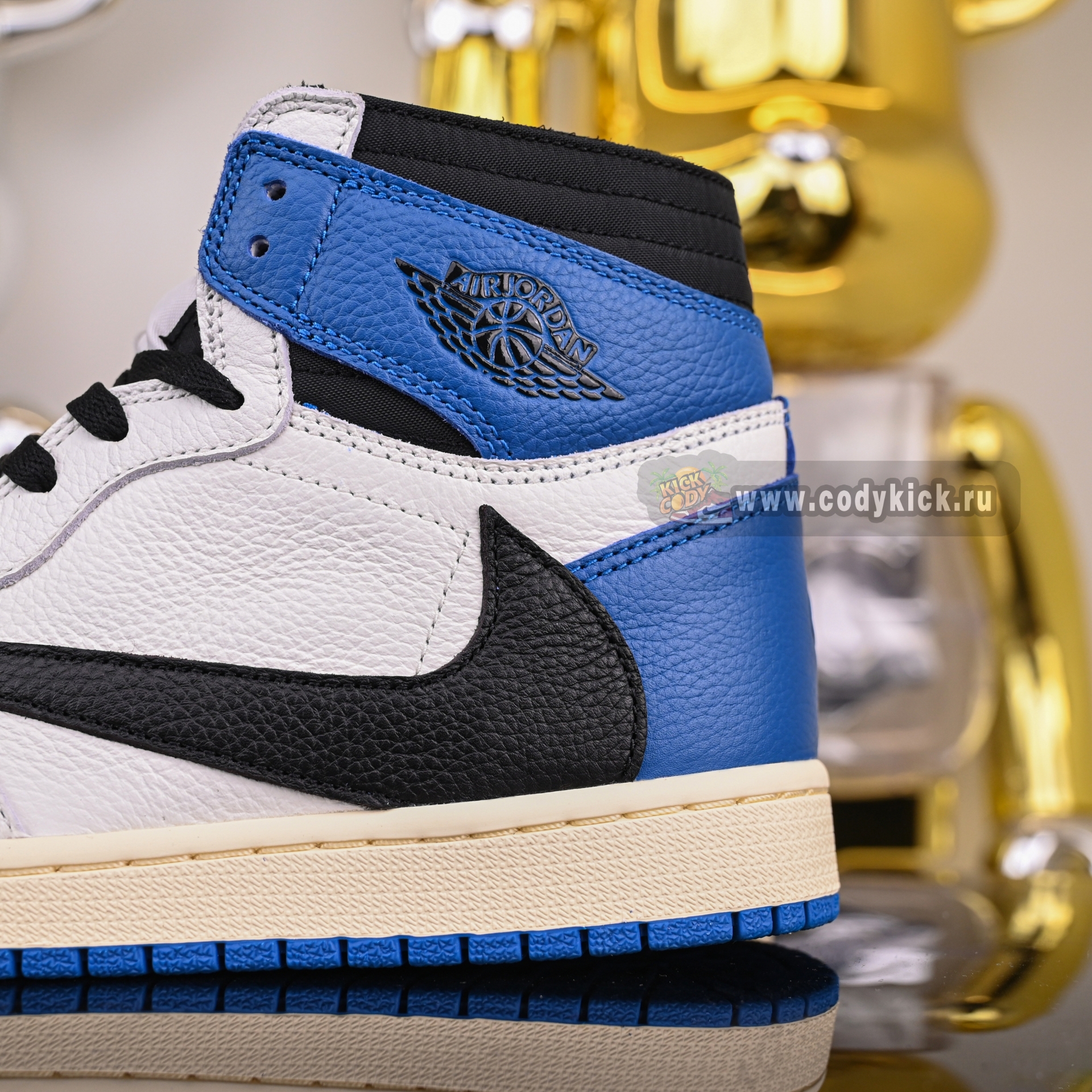 FRAGMENT DESIGN X TRAVIS SCOTT X AIR JORDAN 1 RETRO HIGH DH3277-105