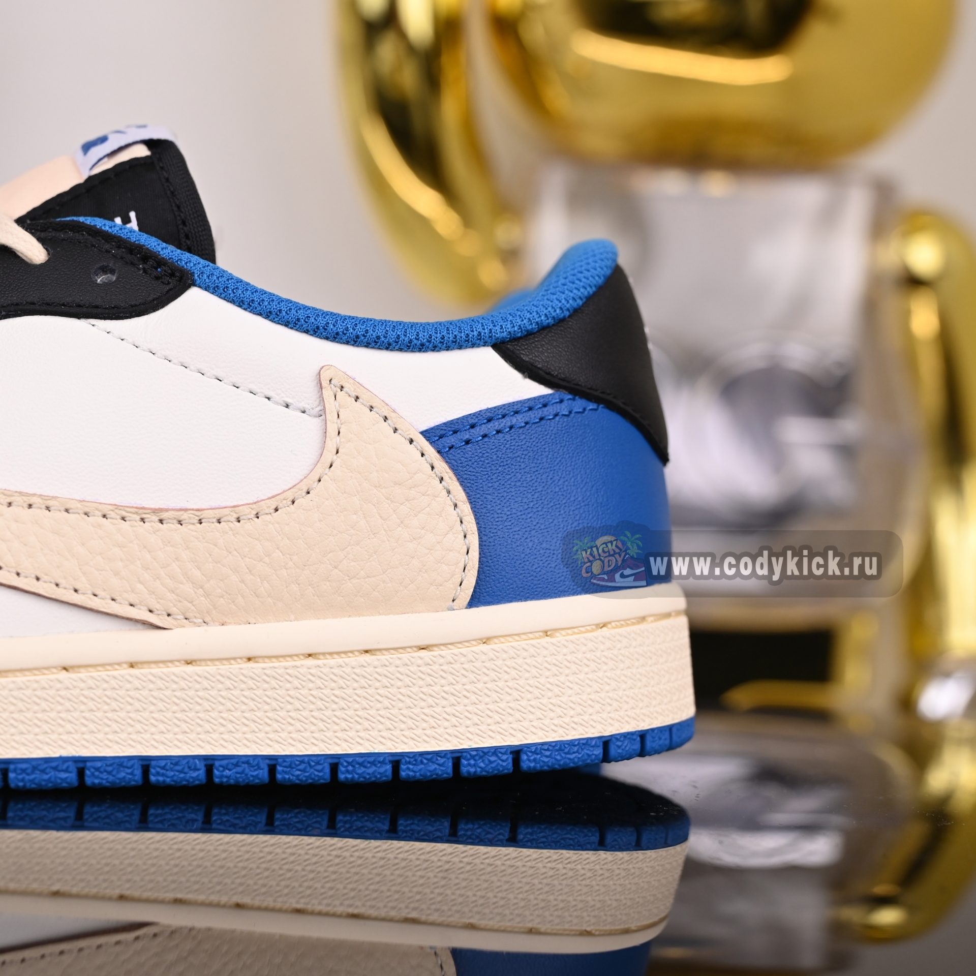 FRAGMENT DESIGN X TRAVIS SCOTT X AIR JORDAN 1 LOW DM7866-140