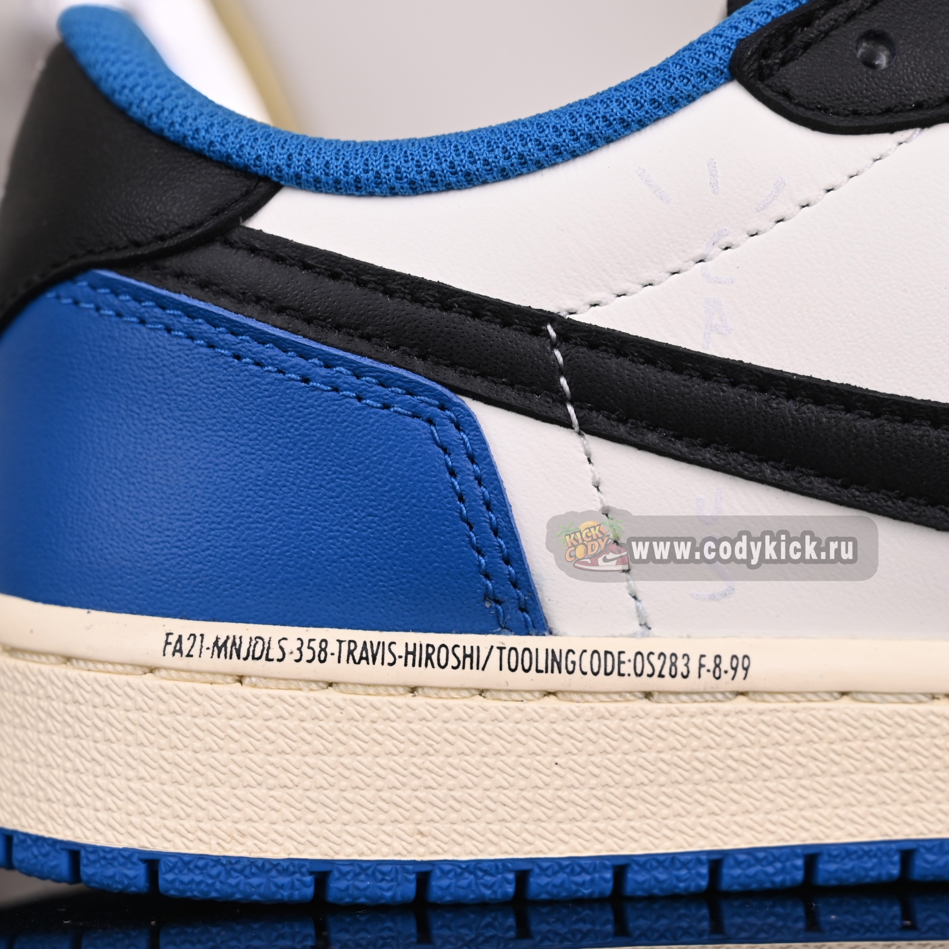 FRAGMENT DESIGN X TRAVIS SCOTT X AIR JORDAN 1 LOW DM7866-140