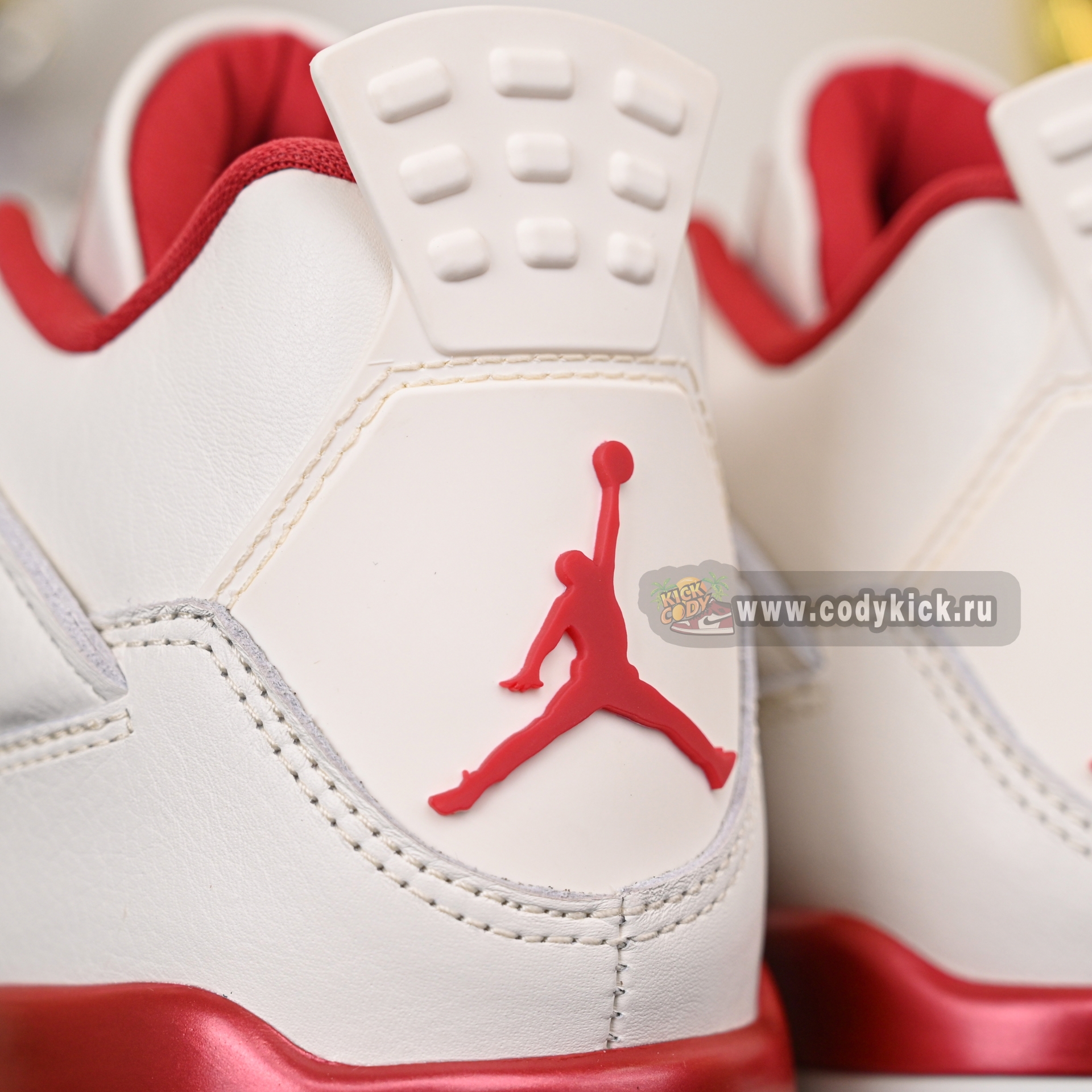 Air Jordan 4 Retro“Sierra Red” HV0823-108