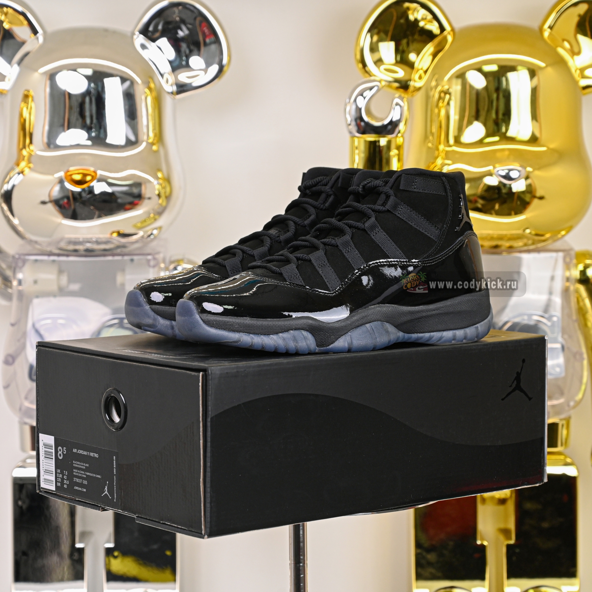 Air Jordan 11 retro cap and gown  378037-005