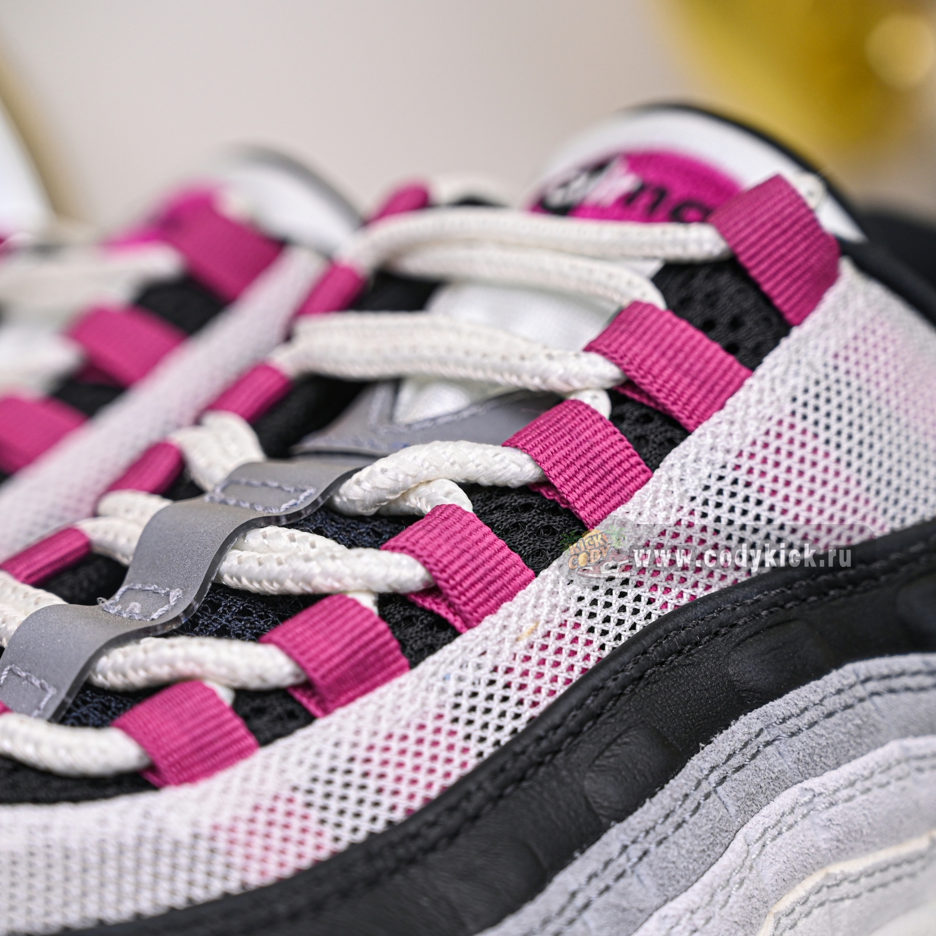 Nike SB x Air Max 95“SummitWhite/Photon Dust”  HF7545-100