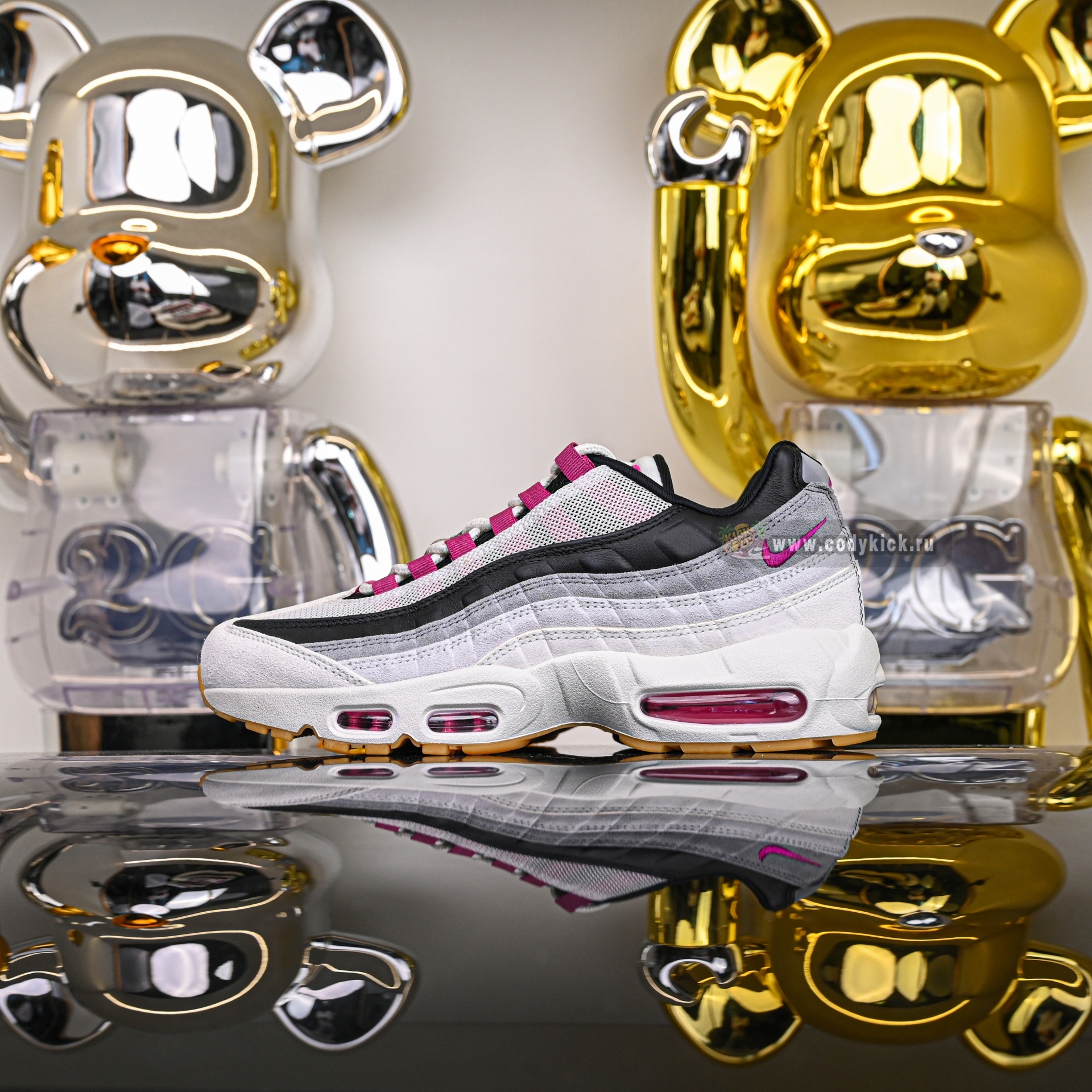 Nike SB x Air Max 95“SummitWhite/Photon Dust”  HF7545-100