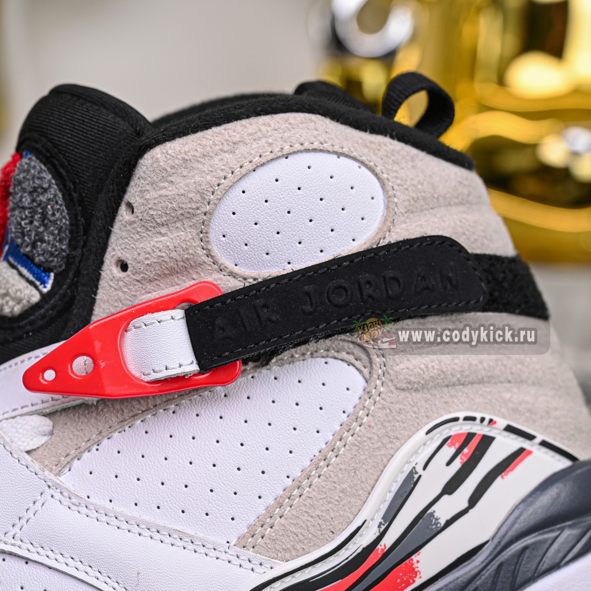 Air Jordan8“Bugs Bunny”2025   305381-100