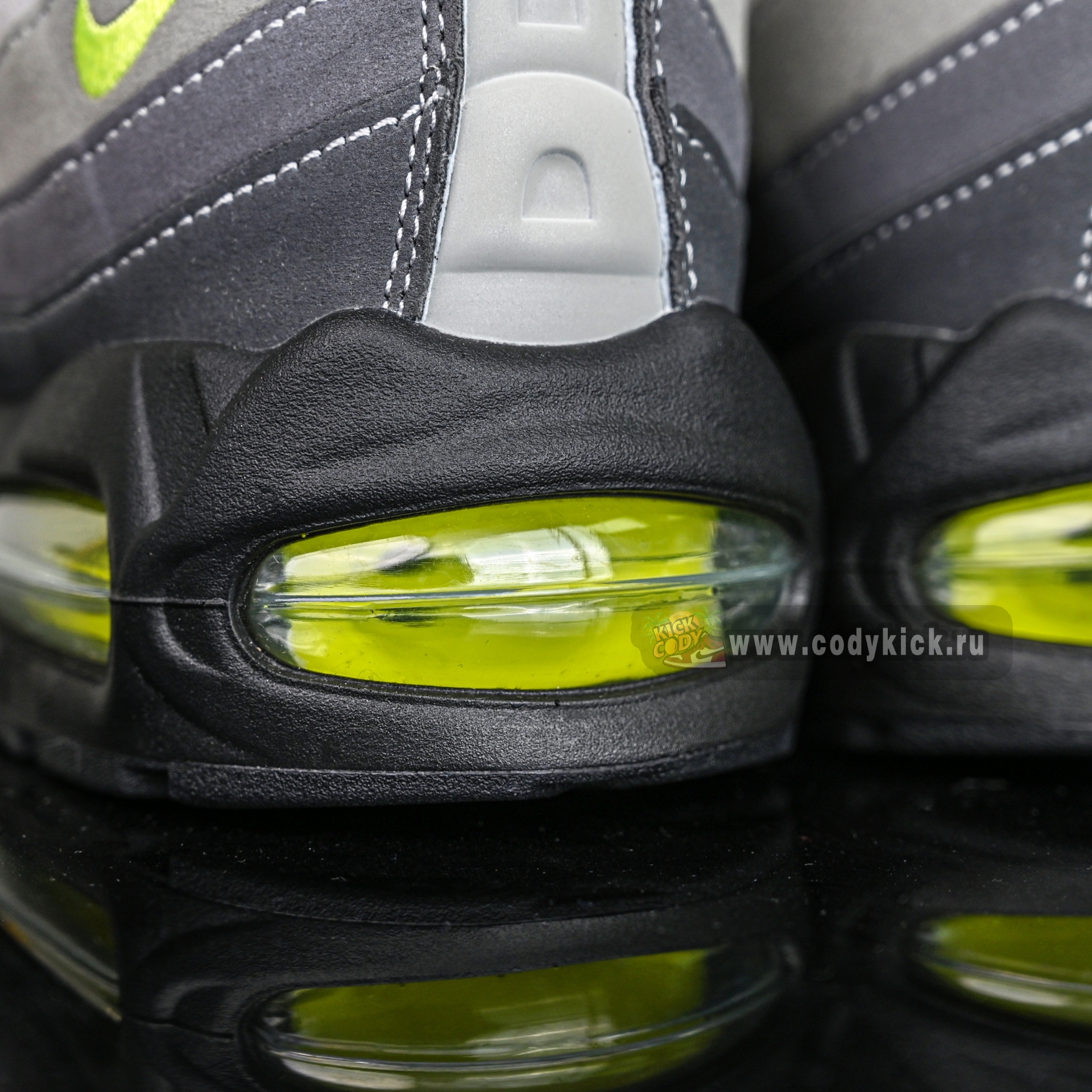 Nike Air Max 95 OG Neon  2025  HM4740-001