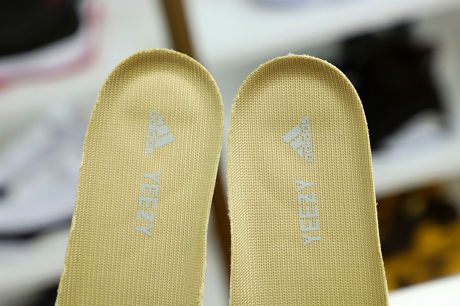 adidas originals Yeezy boost 700 