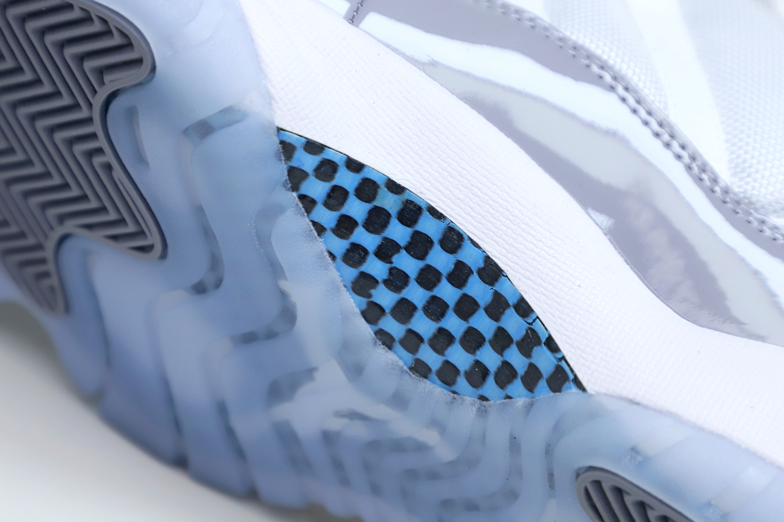 Air Jordan 11 Retro Low