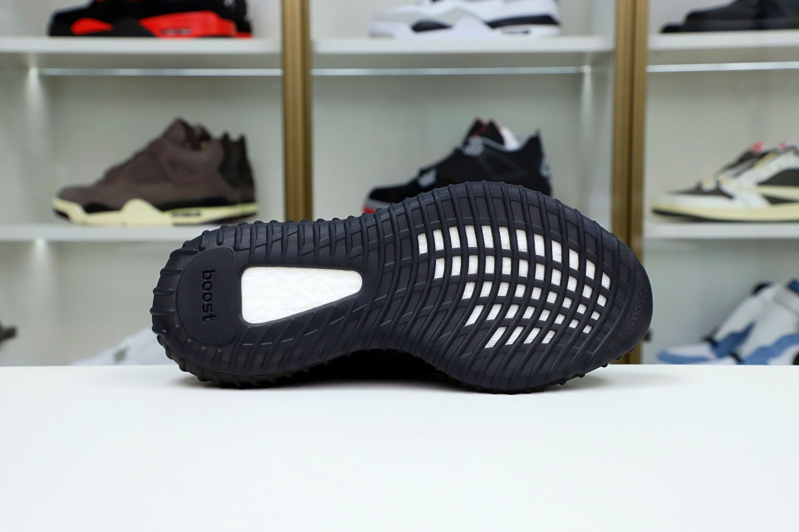 YEEZY BOOST 350 V2 'BRED'