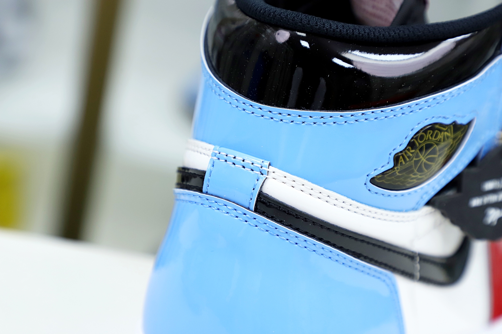 AIR JORDAN 1 RETRO HIGH OG 'FEARLESS'