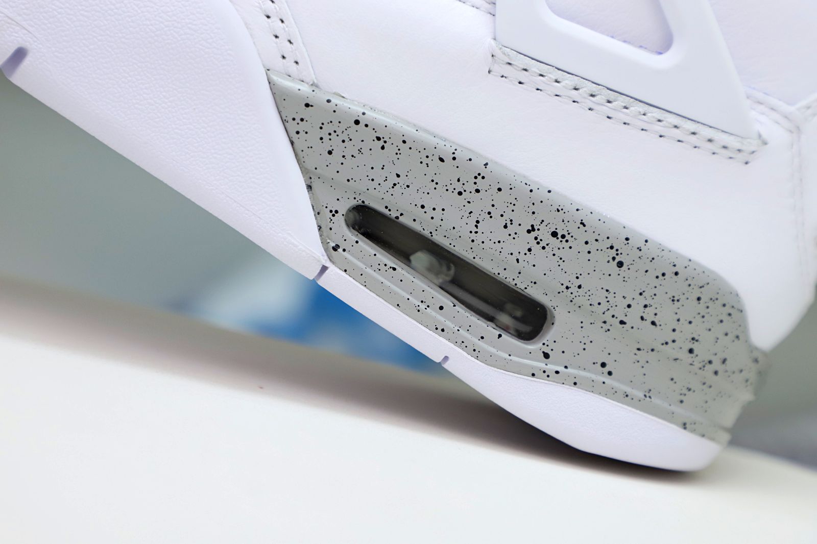 AIR JORDAN 4 RETRO 'WHITE OREO'