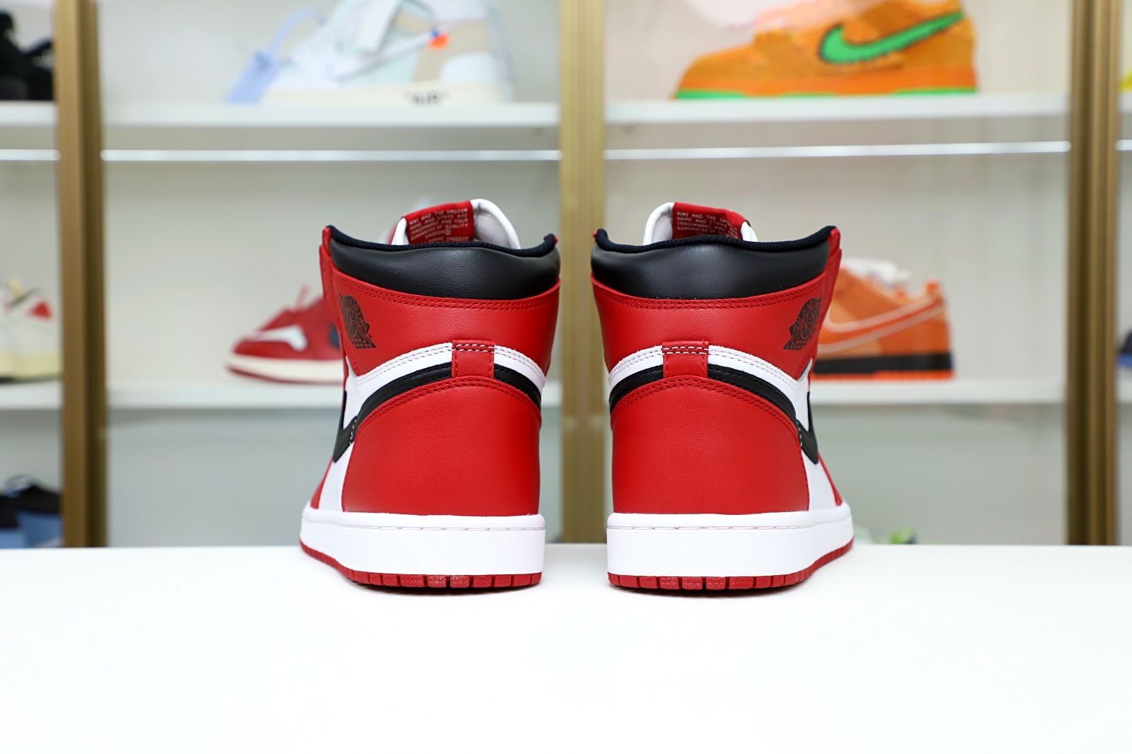 AIR JORDAN 1 RETRO HIGH OG 'CHICAGO' 2015