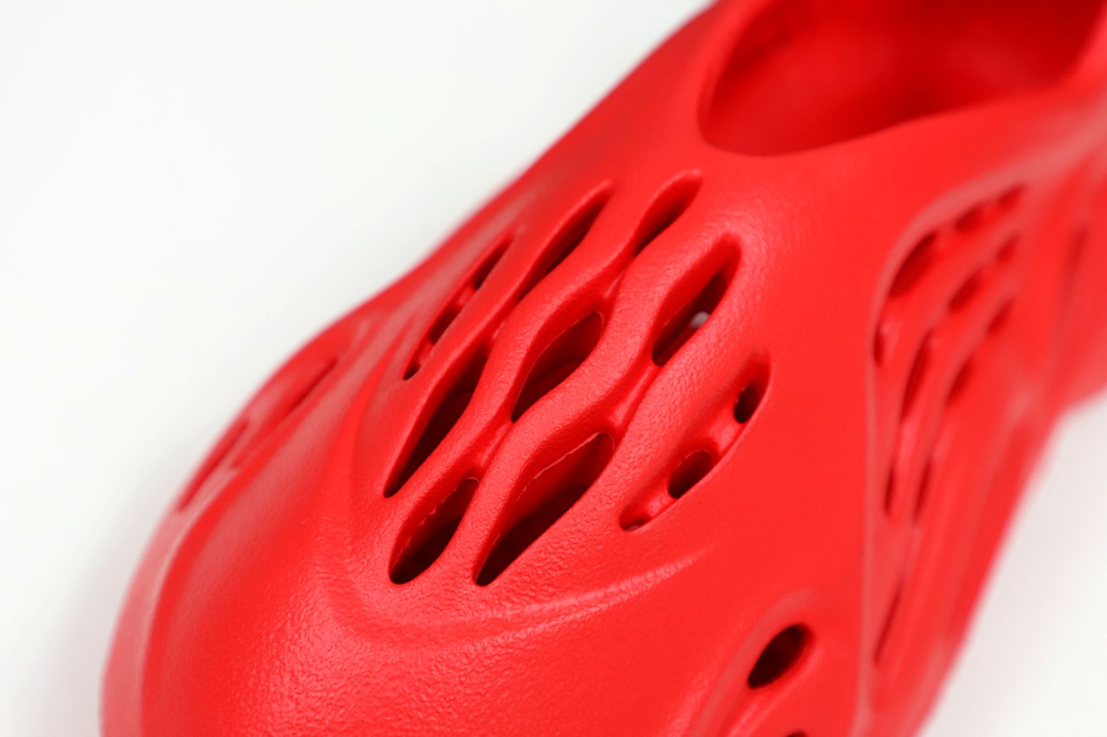 YEEZY FOAM RUNNER 'VERMILION'