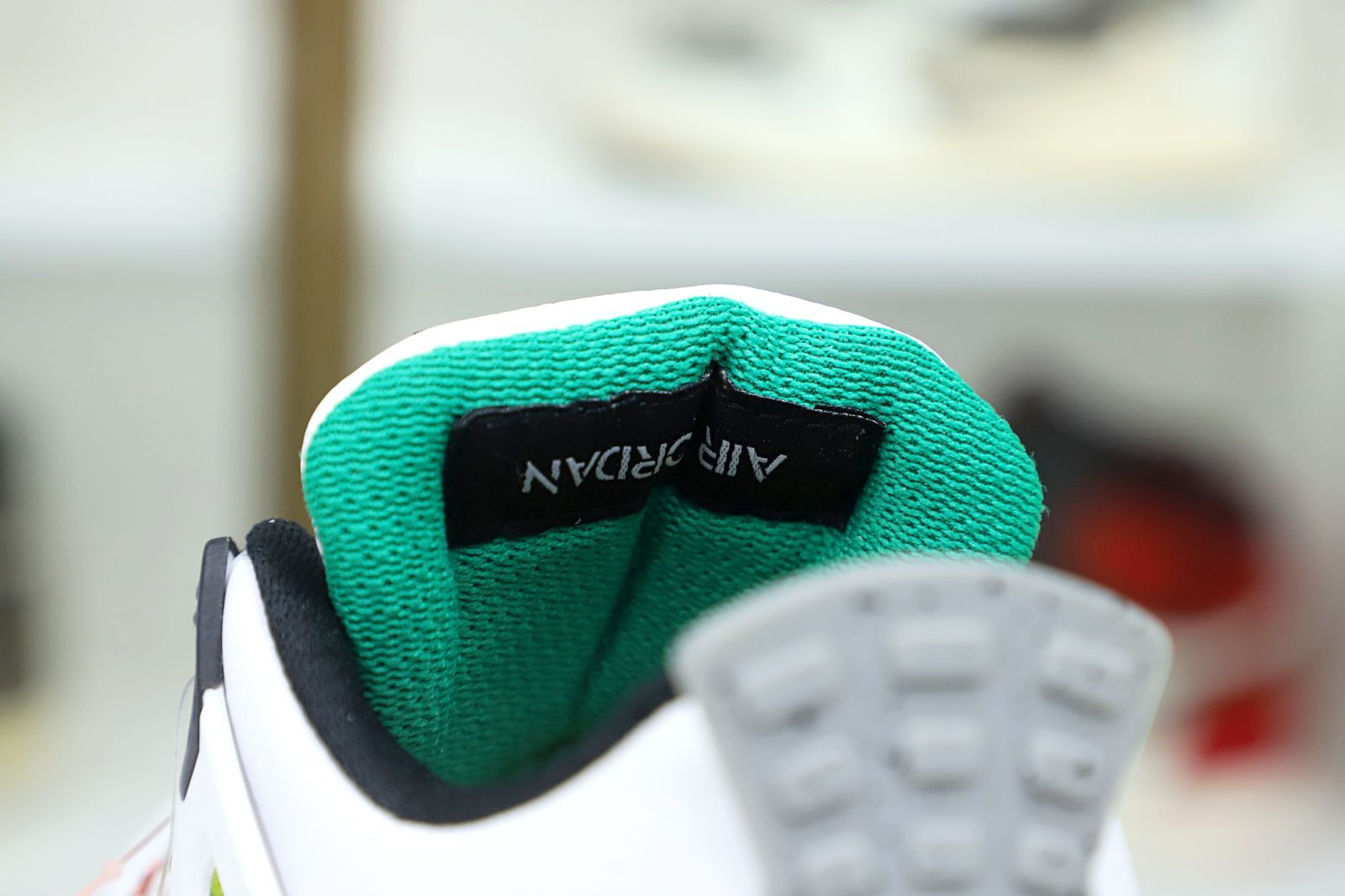 WMNS AIR JORDAN 4 RETRO 'RAST