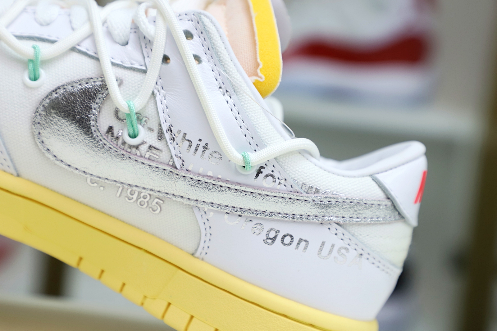 Off-White x Nike Dunk Low