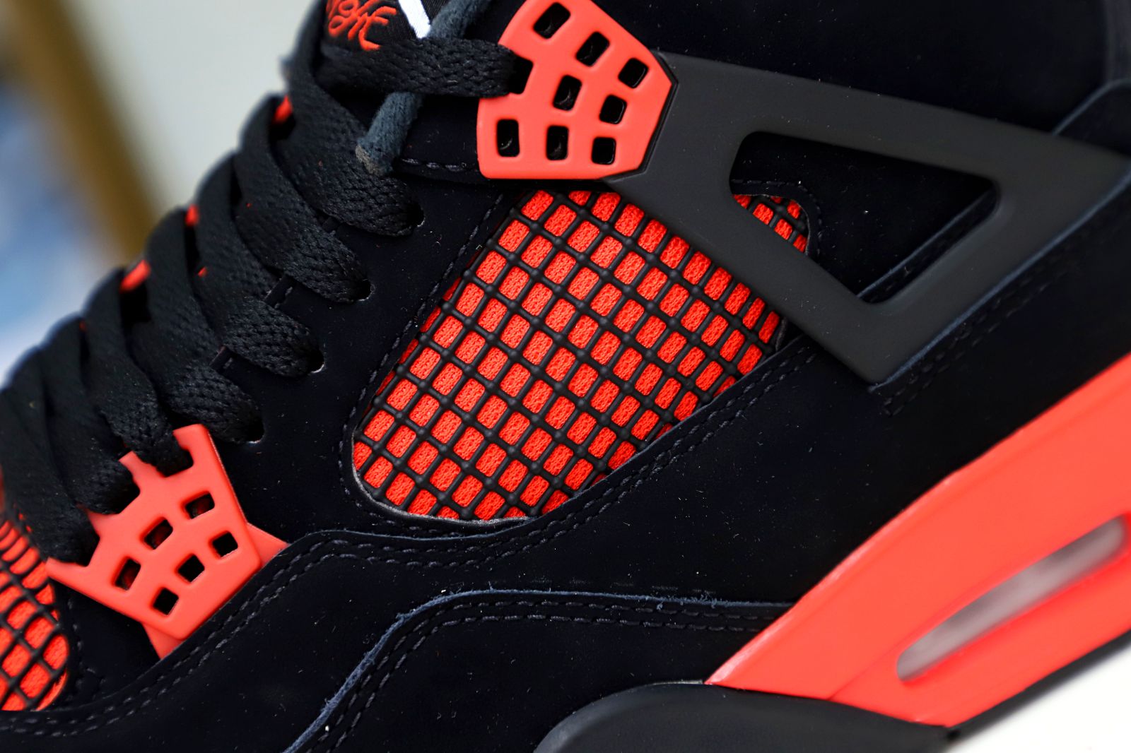 AIR JORDAN 4 RETRO 'RED THUNDER'