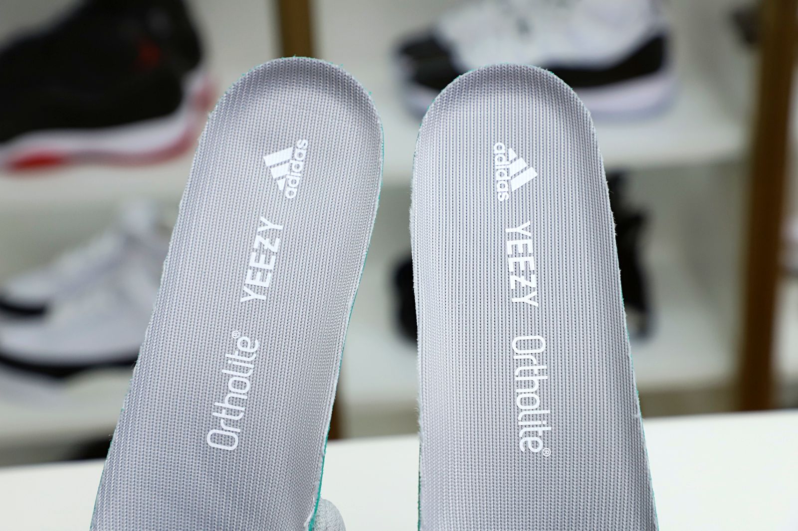 YEEZY BOOST 700 V2 'CREAM'