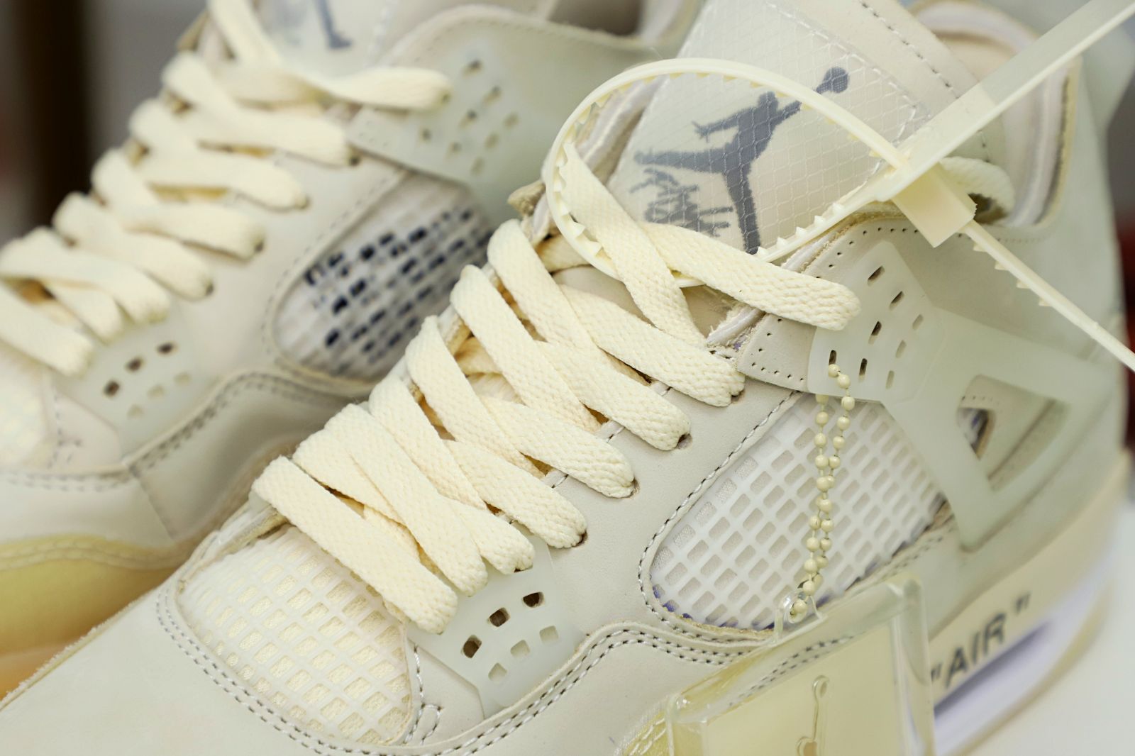 AIR JORDAN OFF-WHITE X WMNS AIR JORDAN 4 SP 'SAIL'