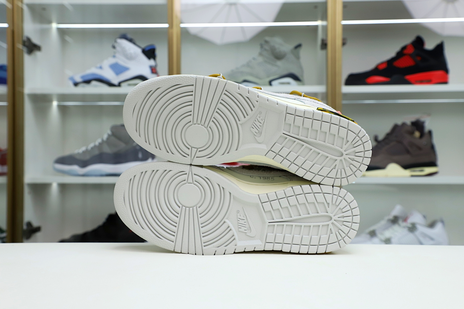 NIKE DUNK LOW OFF-WHITE LOT 37