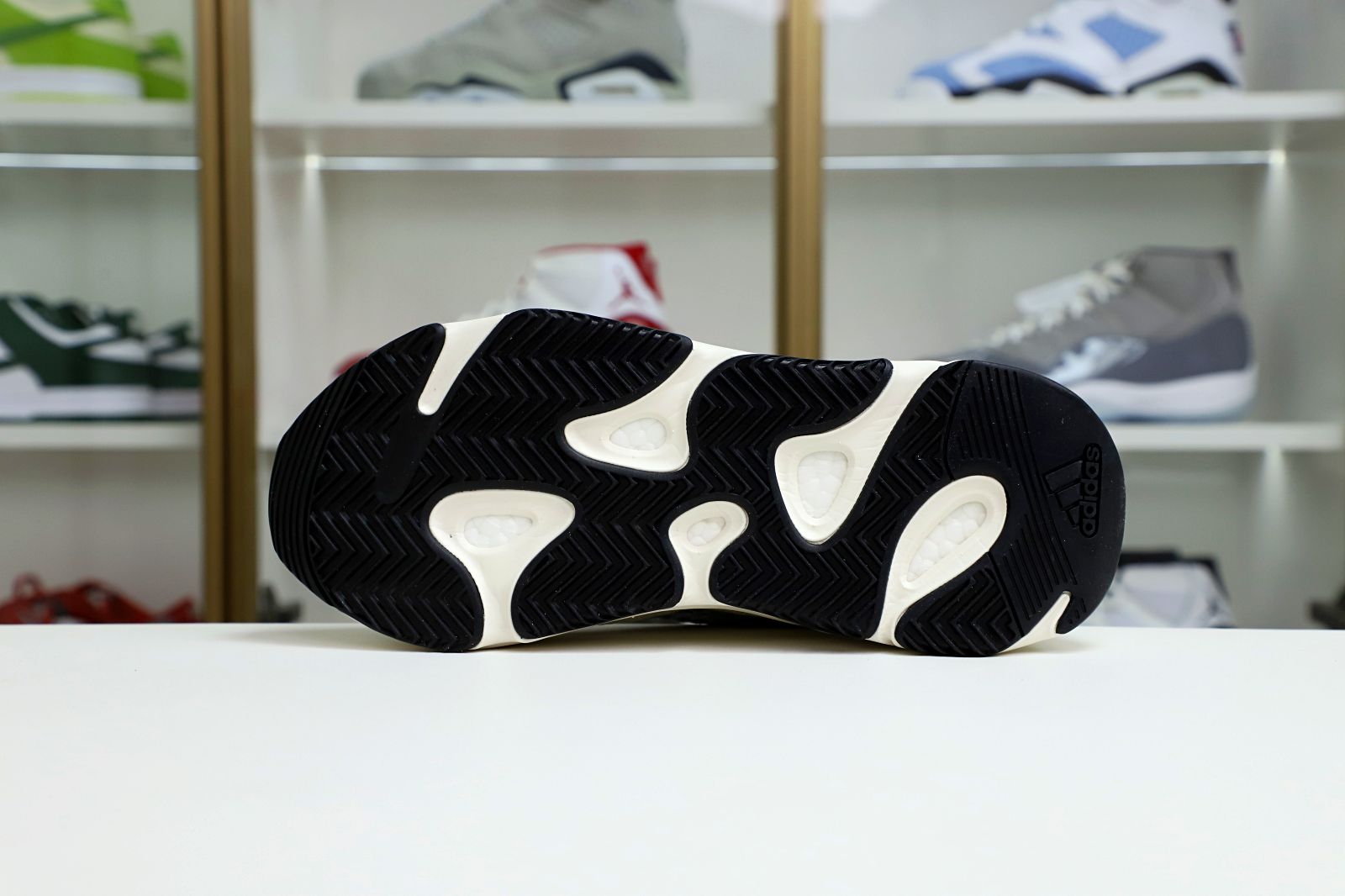 YEEZY BOOST 700 V2 'CREAM'