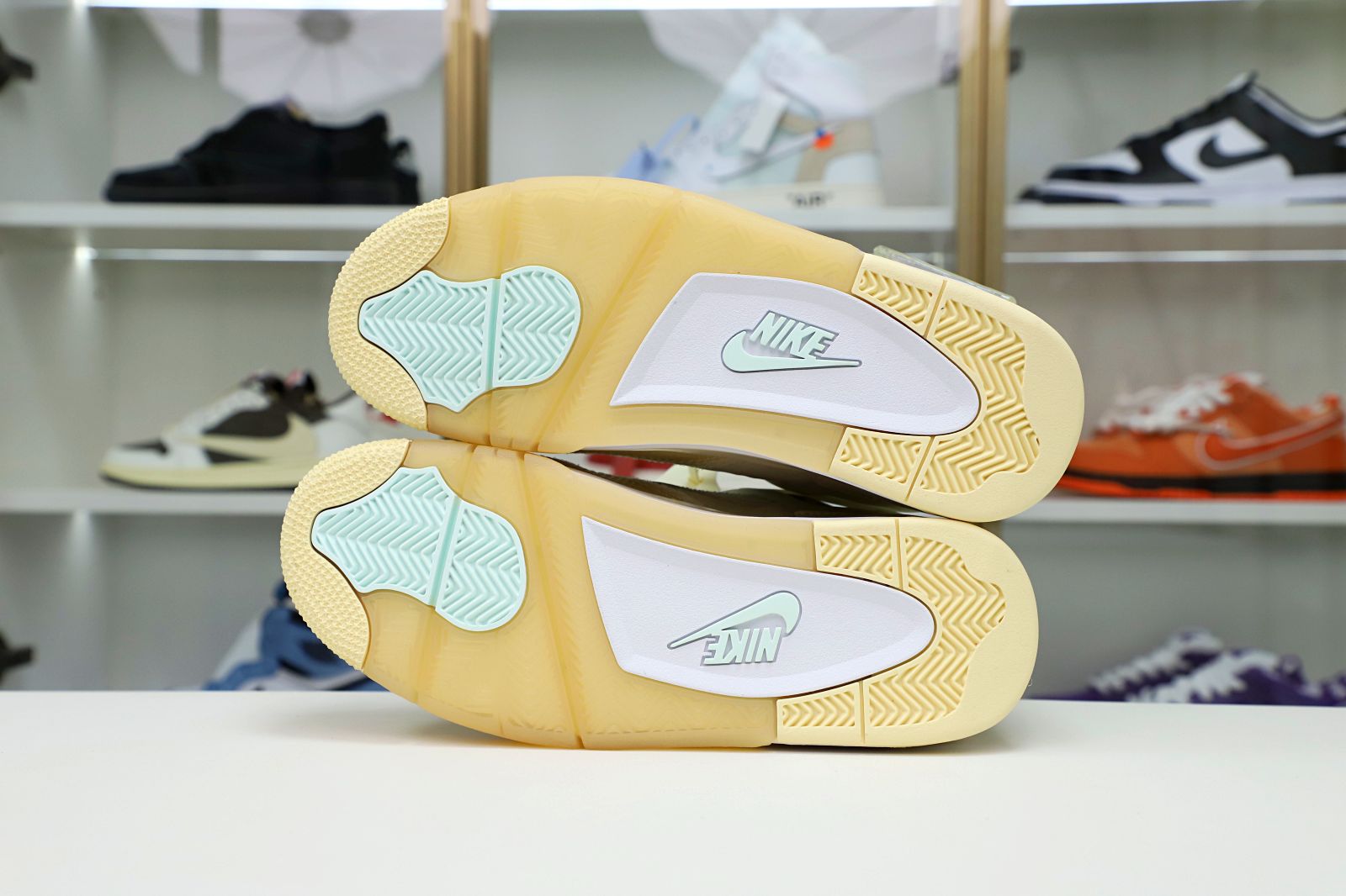 AIR JORDAN OFF-WHITE X WMNS AIR JORDAN 4 SP 'SAIL'