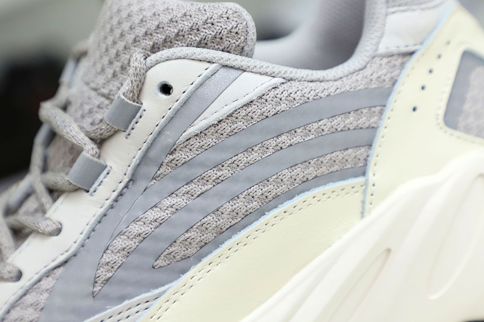 YEEZY BOOST 700 V2 'CREAM'