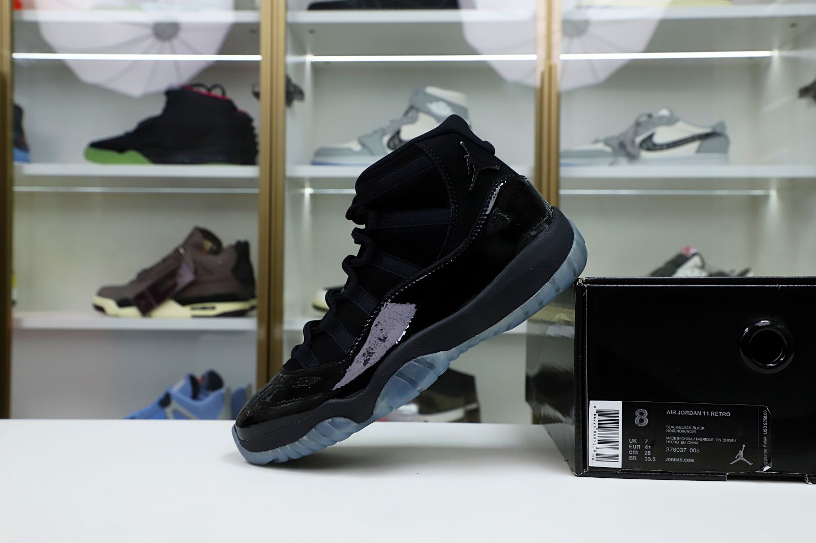 AIR JORDAN 11 RETRO 'CAP AND GOWN'