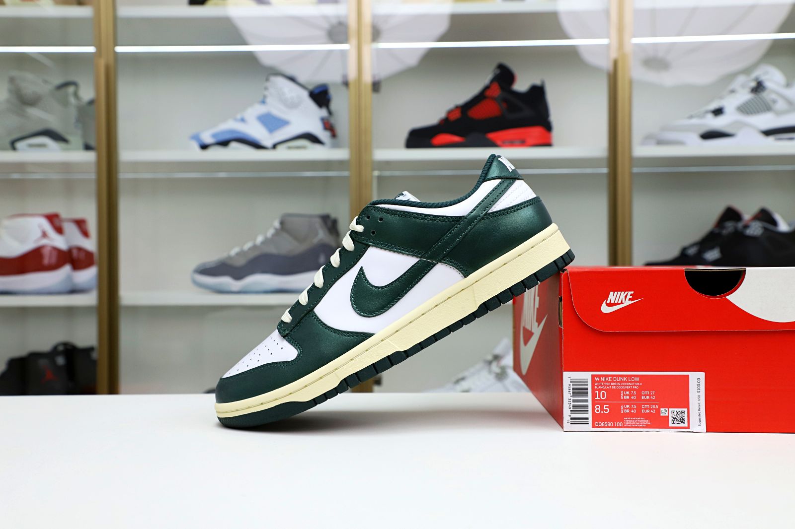 NIKE WMNS DUNK LOW 'VINTAGE GREEN'