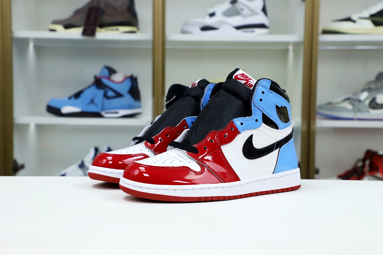 AIR JORDAN 1 RETRO HIGH OG 'FEARLESS'