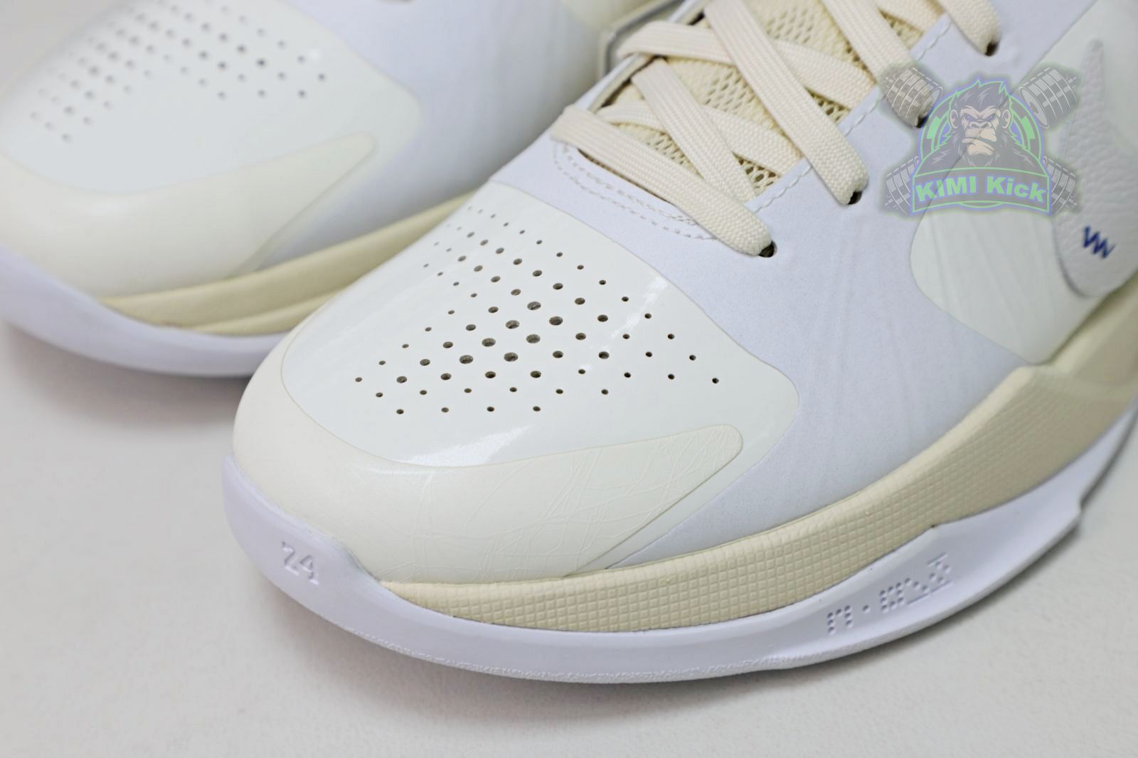 OFF-WHITEX  Nike Zoom Kobe5