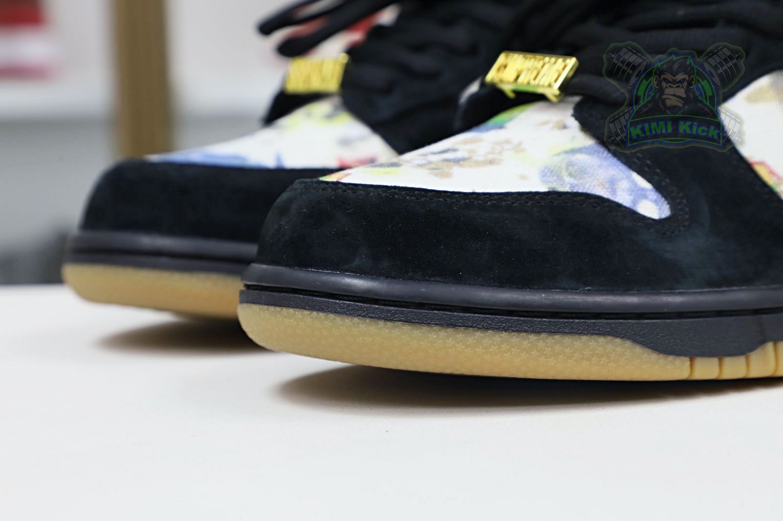 Supreme xNike SB DunkLow