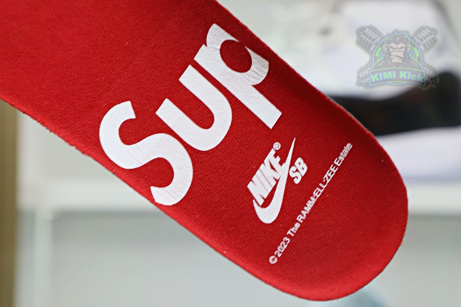 Supreme xNike SB DunkLow