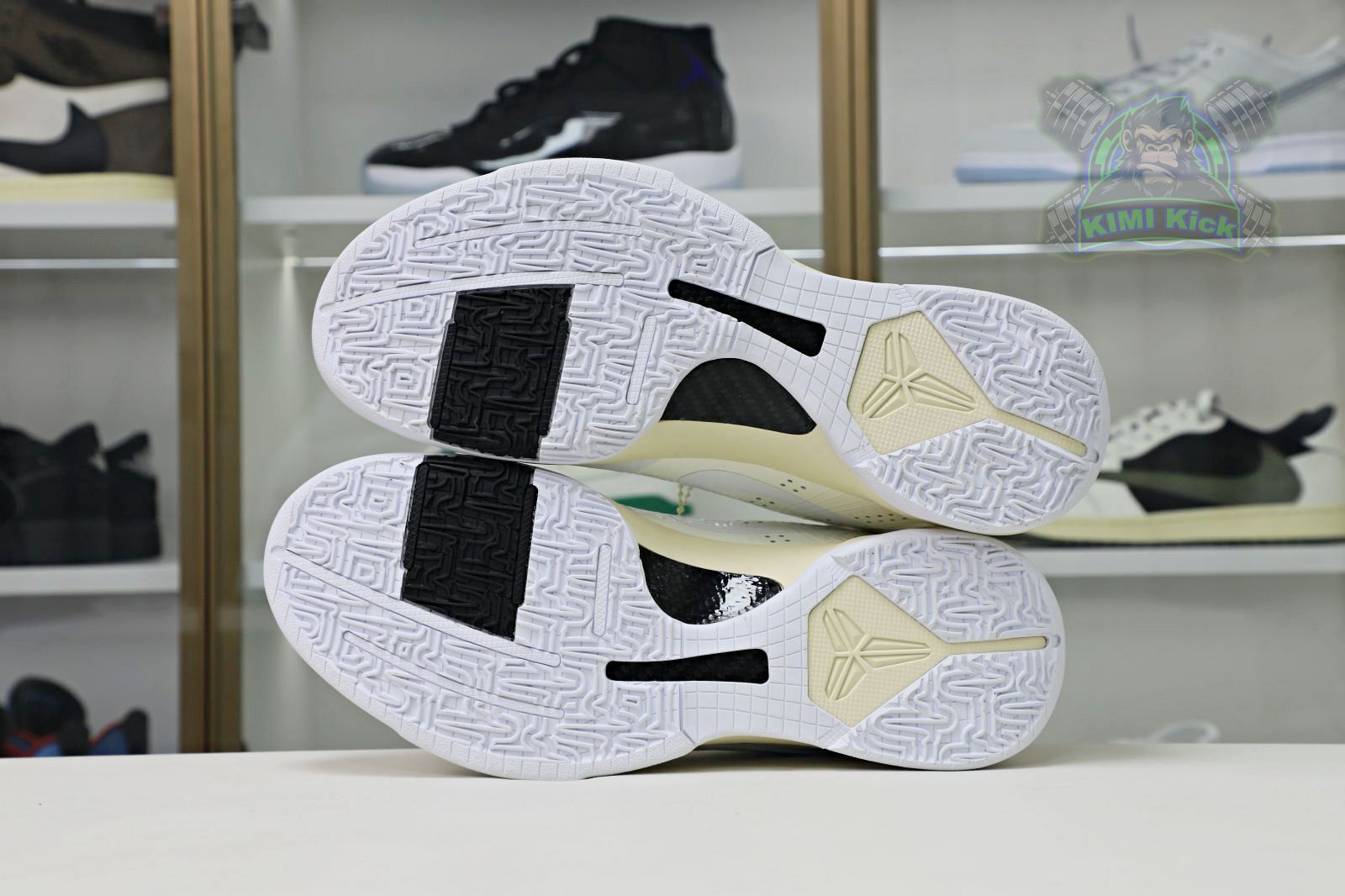 OFF-WHITEX  Nike Zoom Kobe5