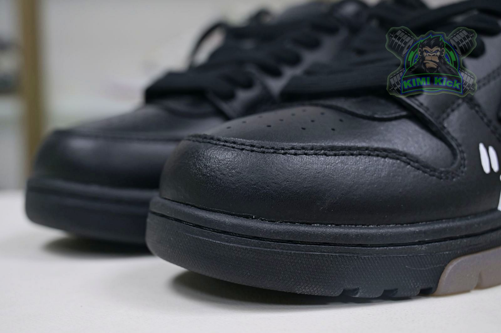 OFF-WHITE Ous Of Office