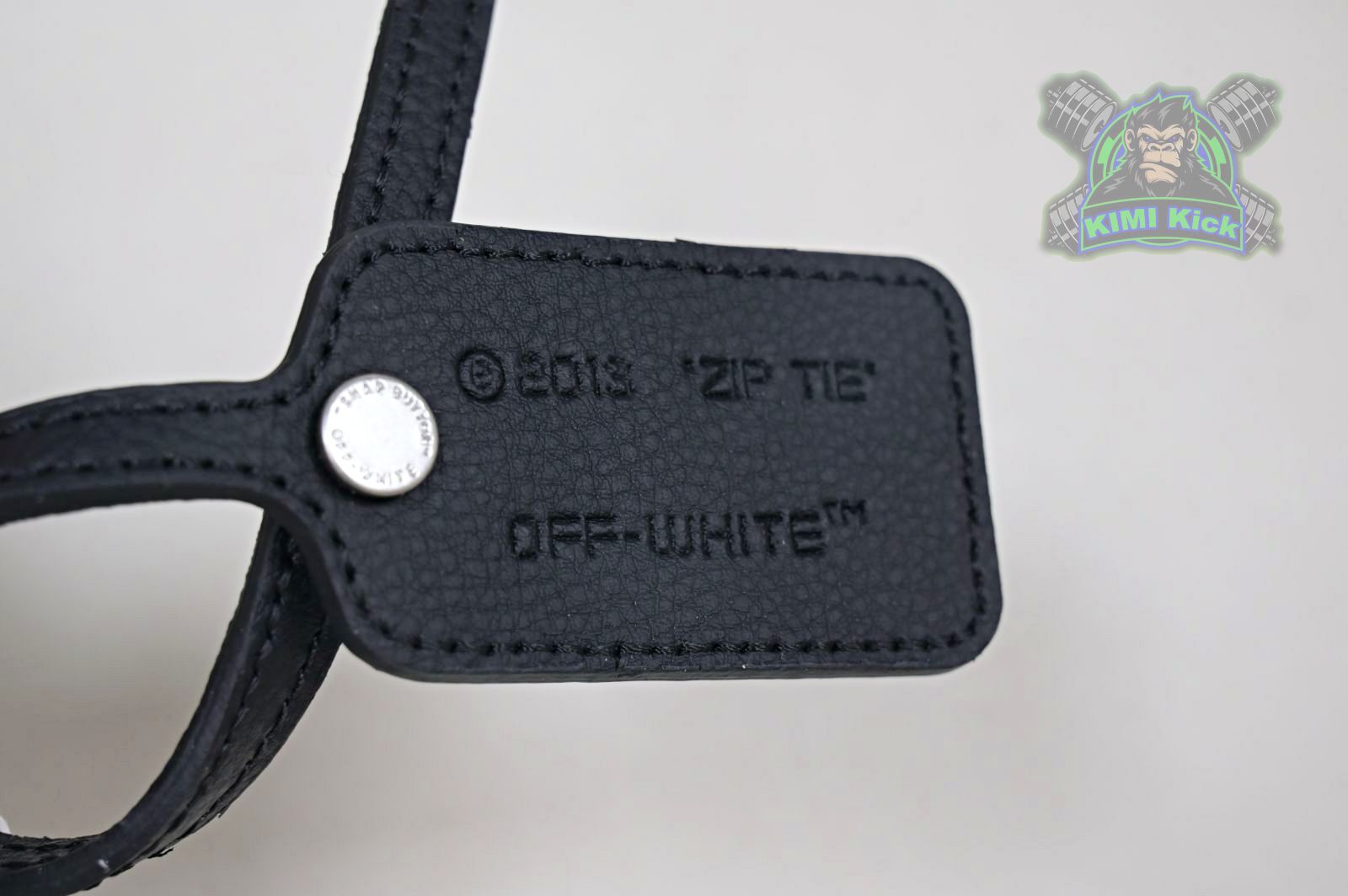 OFF-WHITE Ous Of Office