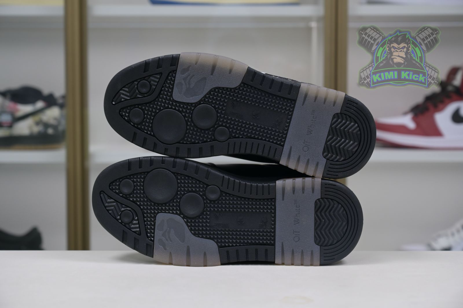 OFF-WHITE Ous Of Office