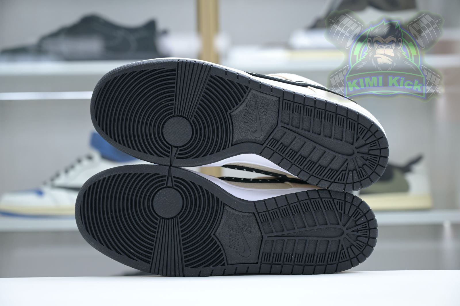 Albino & Preto x Nike Dunk SB Low Pro 