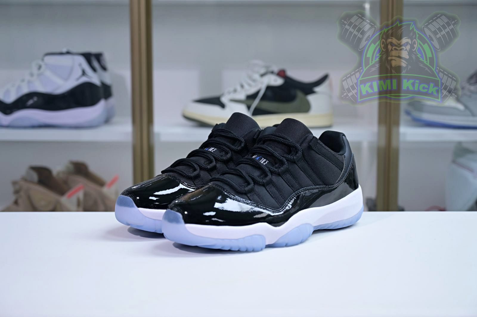 Air Jordan 11 Low